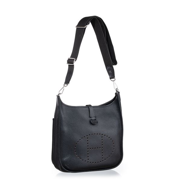HERMÈS - HERMÈS EVELYNE III PM IN TAURILLON CLEMENCE NERO PHW - 2019