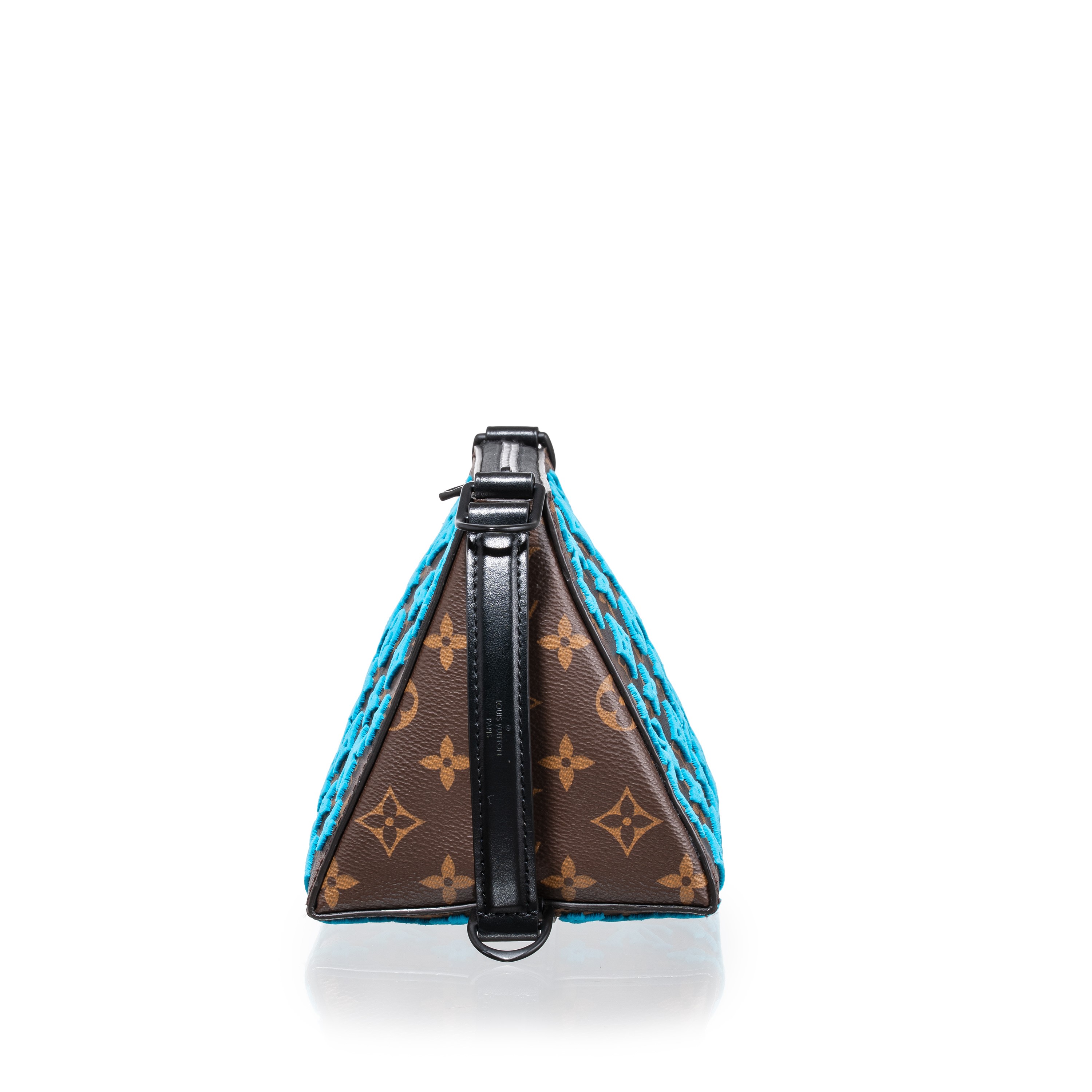 Louis Vuitton - Triangle Messenger Tuffetage
