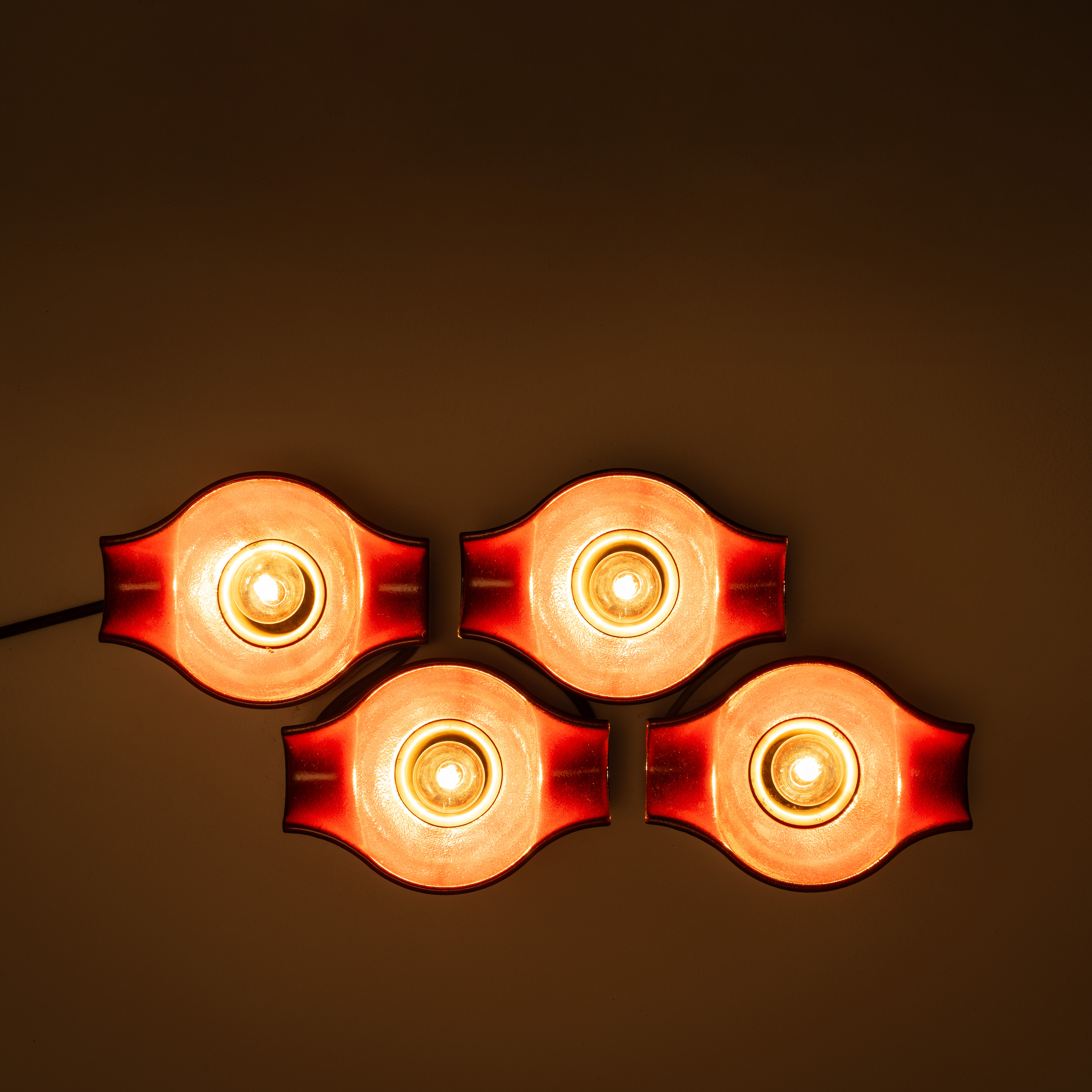 Cari Zalloni - Set di quattro applique “Sputnik” in ceramica smaltata