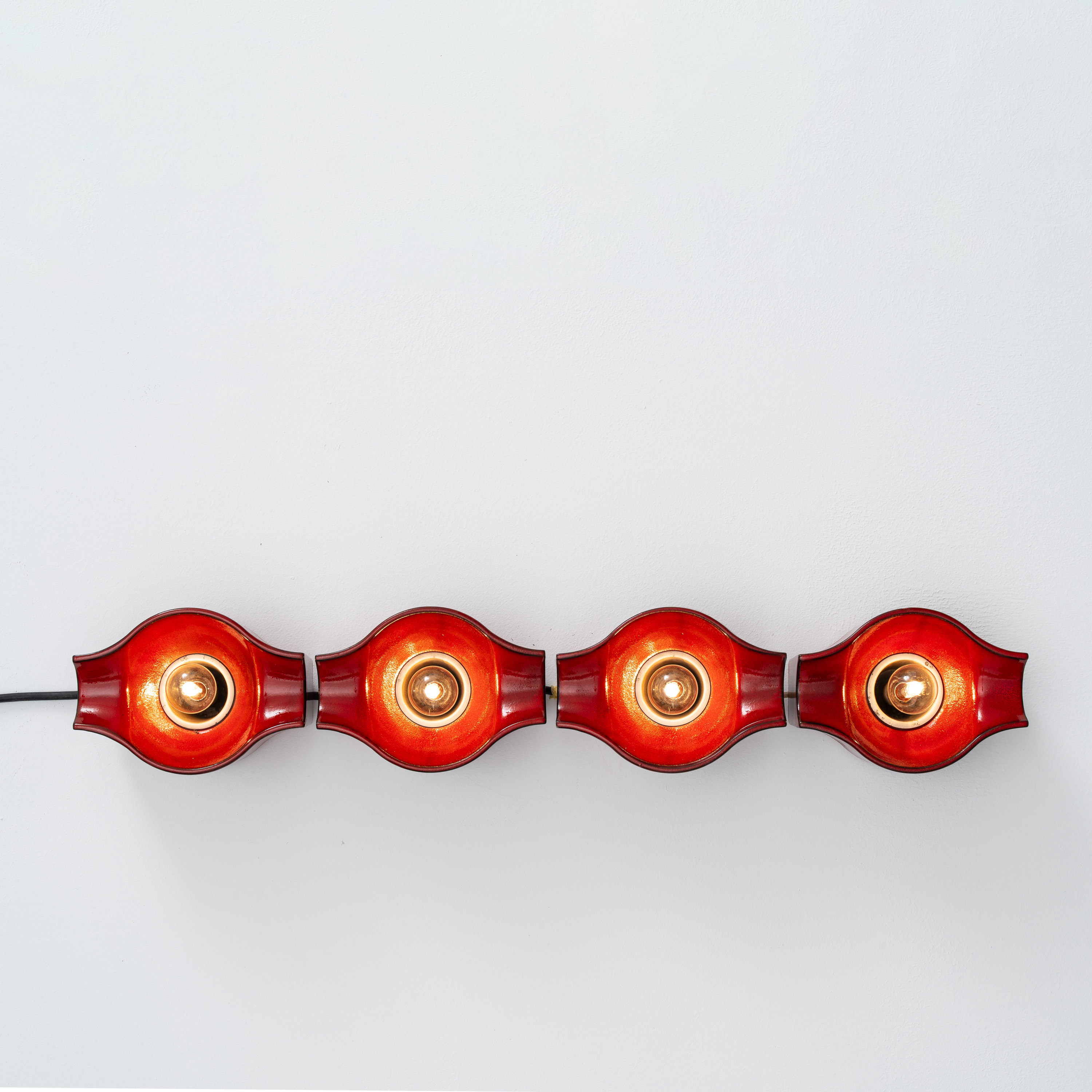 Cari Zalloni - Set di quattro applique “Sputnik” in ceramica smaltata