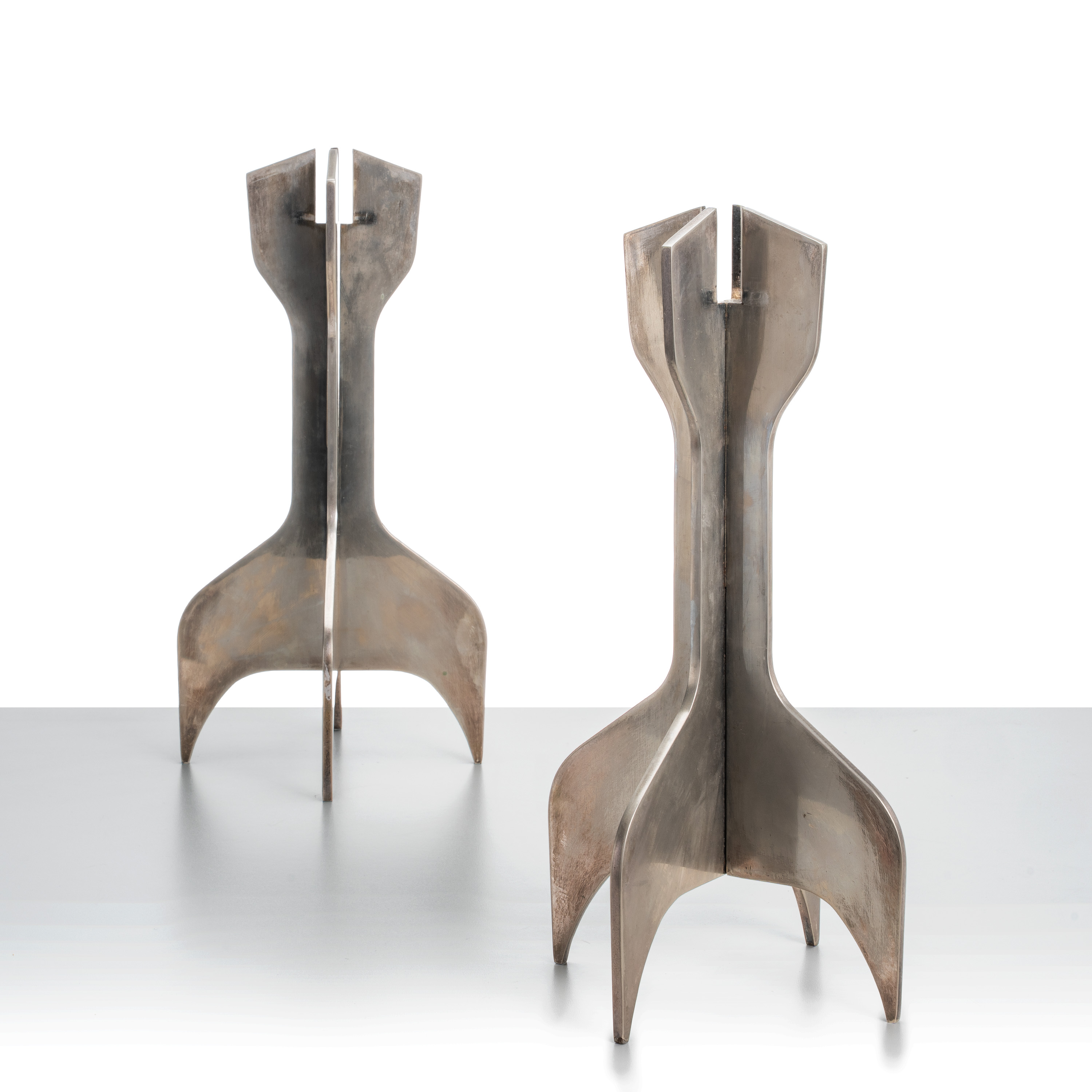 Marcel Breuer - Coppia di candelieri in acciaio satinato