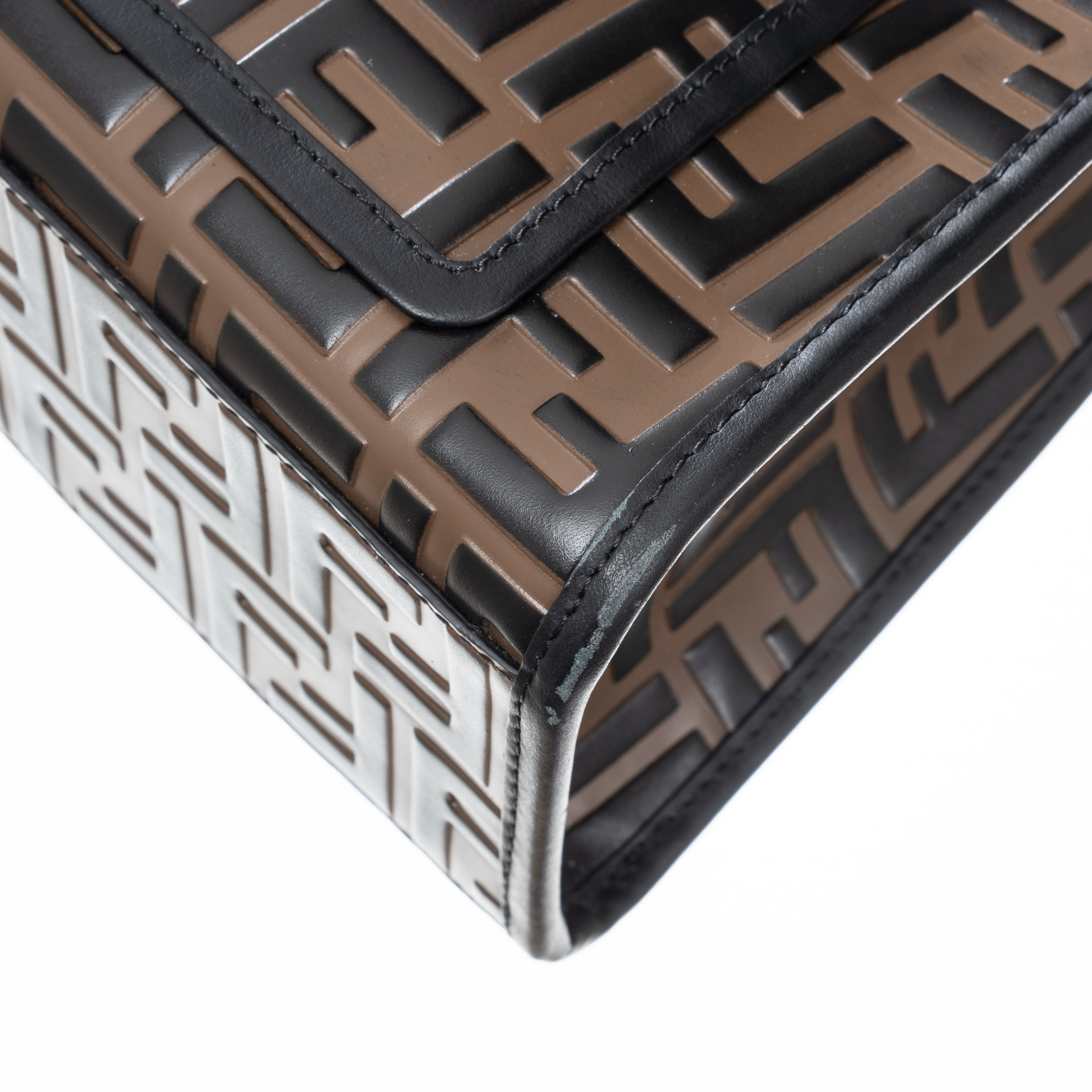 Fendi - Shopping bag Runway in pelle con stampa FF in rilievo