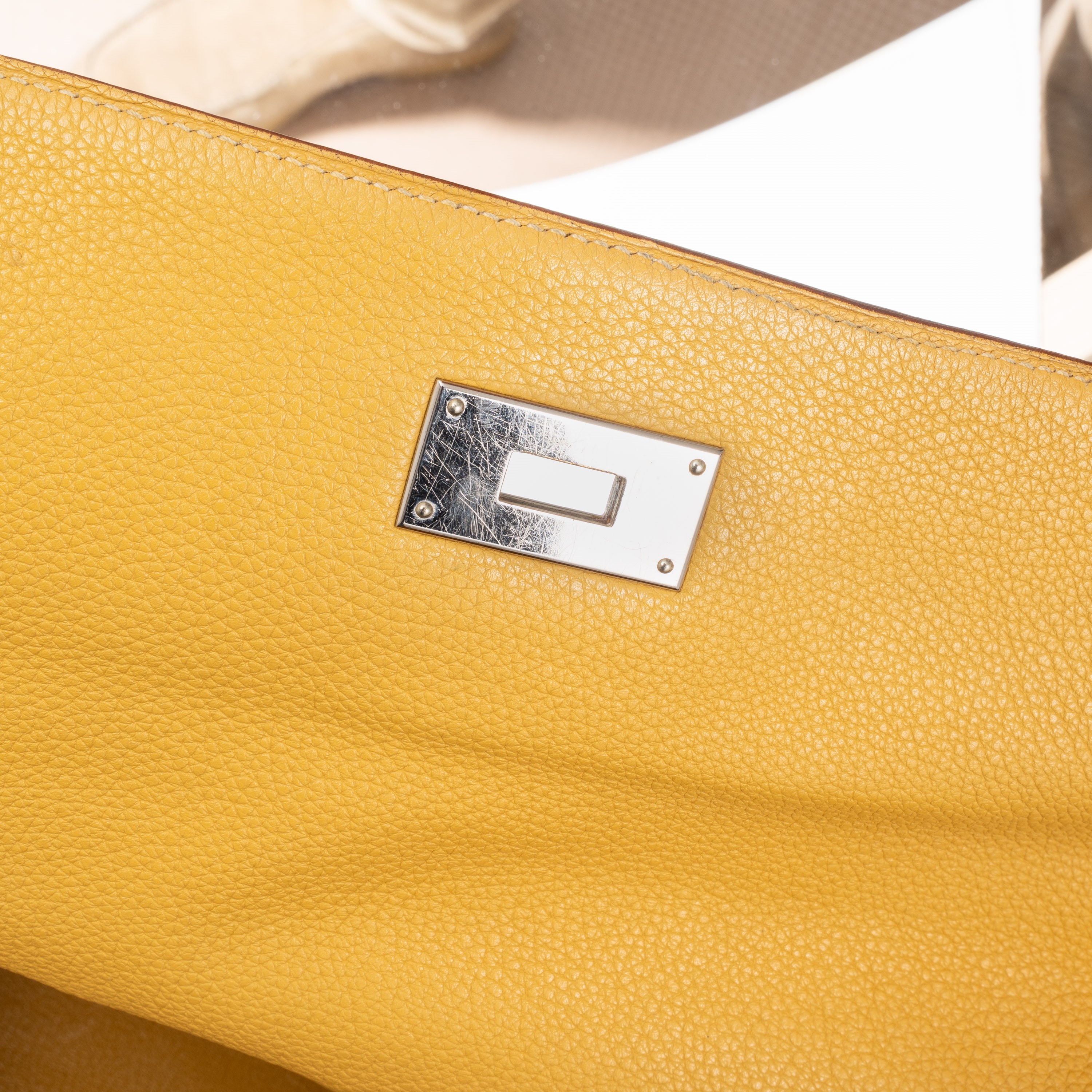 Hermès - Kelly 40 Retourné in taurillon clemence giallo, metalleria palladio (2009)