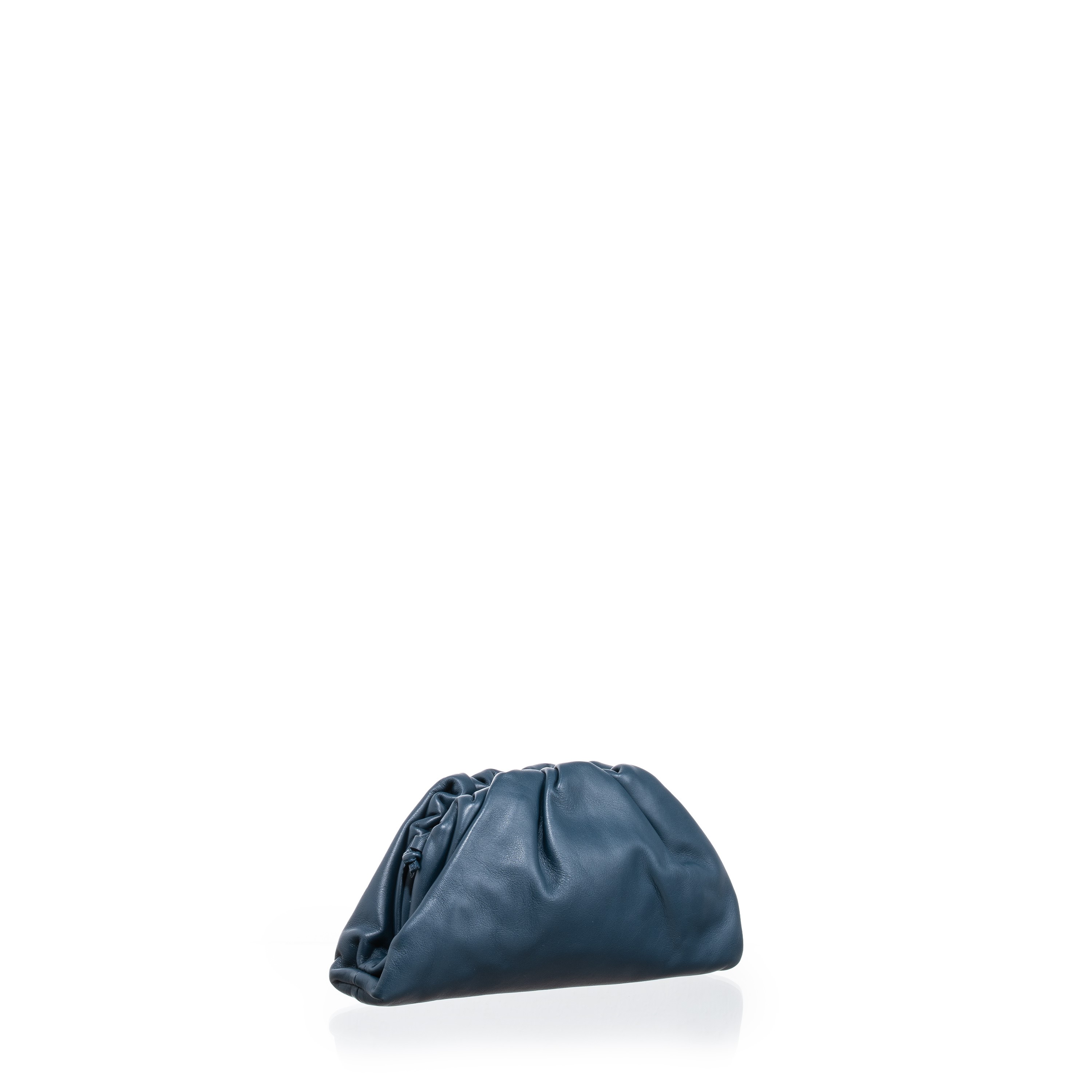 Bottega Veneta - Mini Pouch in pelle d’agnello blu con tracolla
