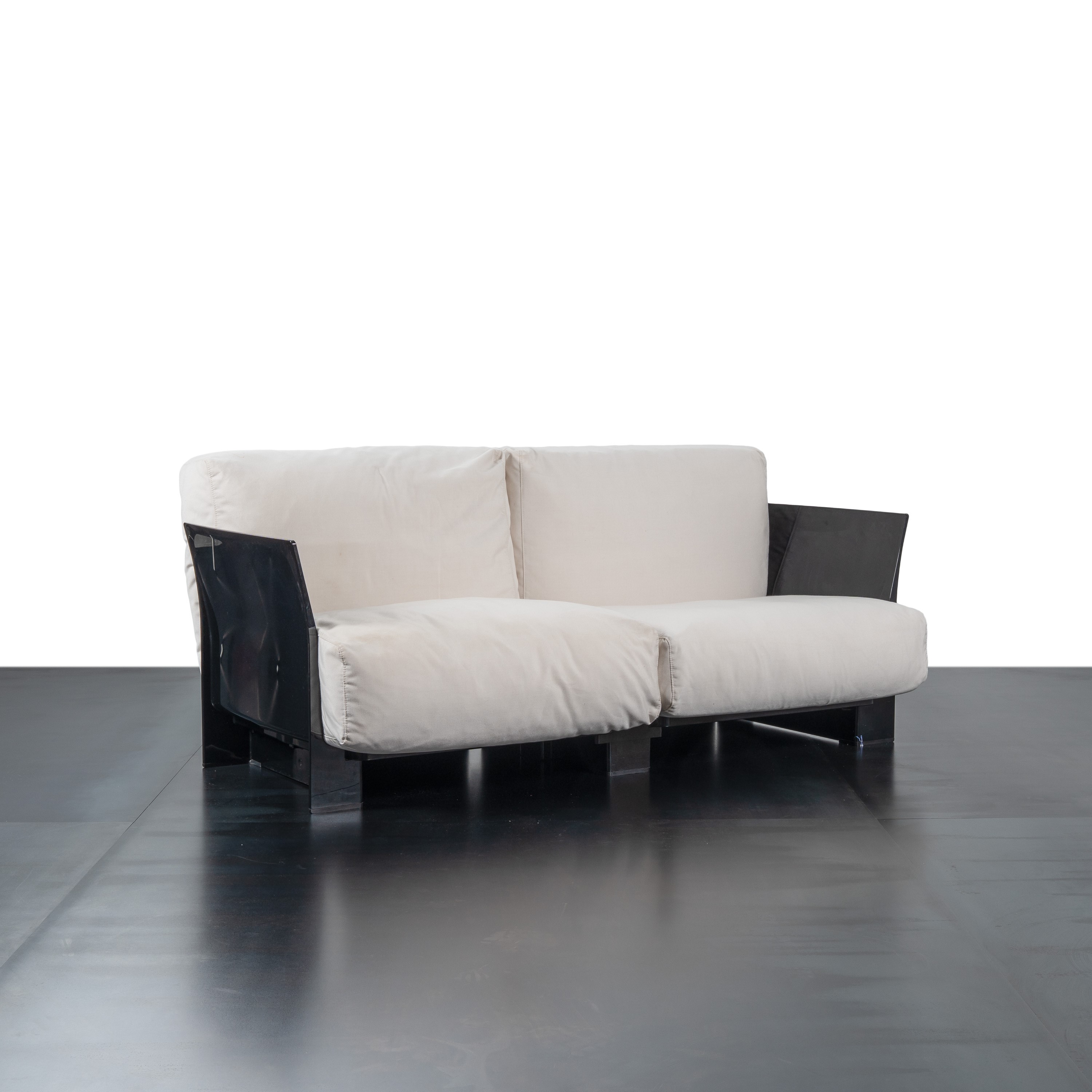 Piero Lissoni - Coppia di divani “Pop”, plastica e tessuto