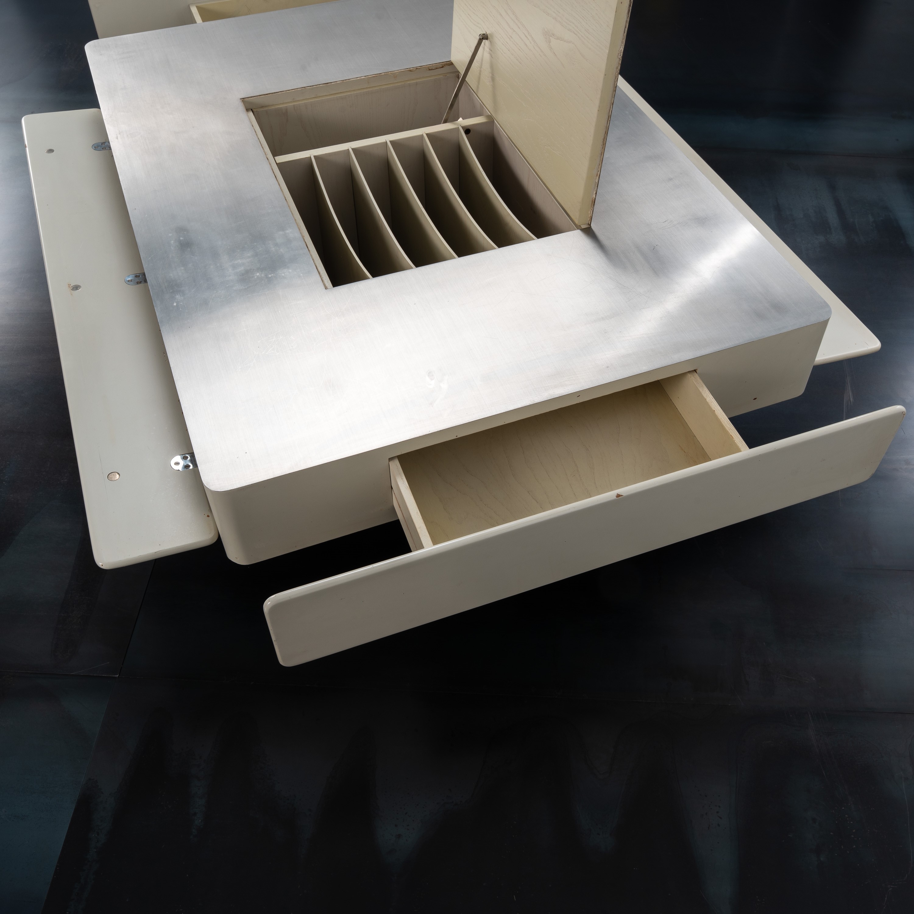 Vico Magistretti - Coffee table "Caori"