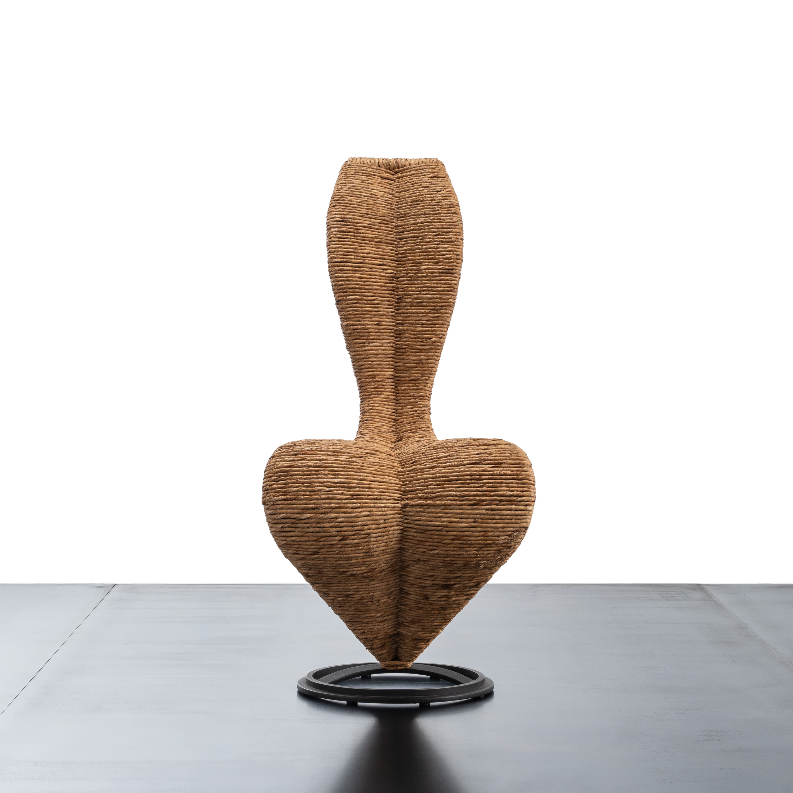 Tom Dixon - Sedia “S-Chair” in metallo e vimini intrecciato