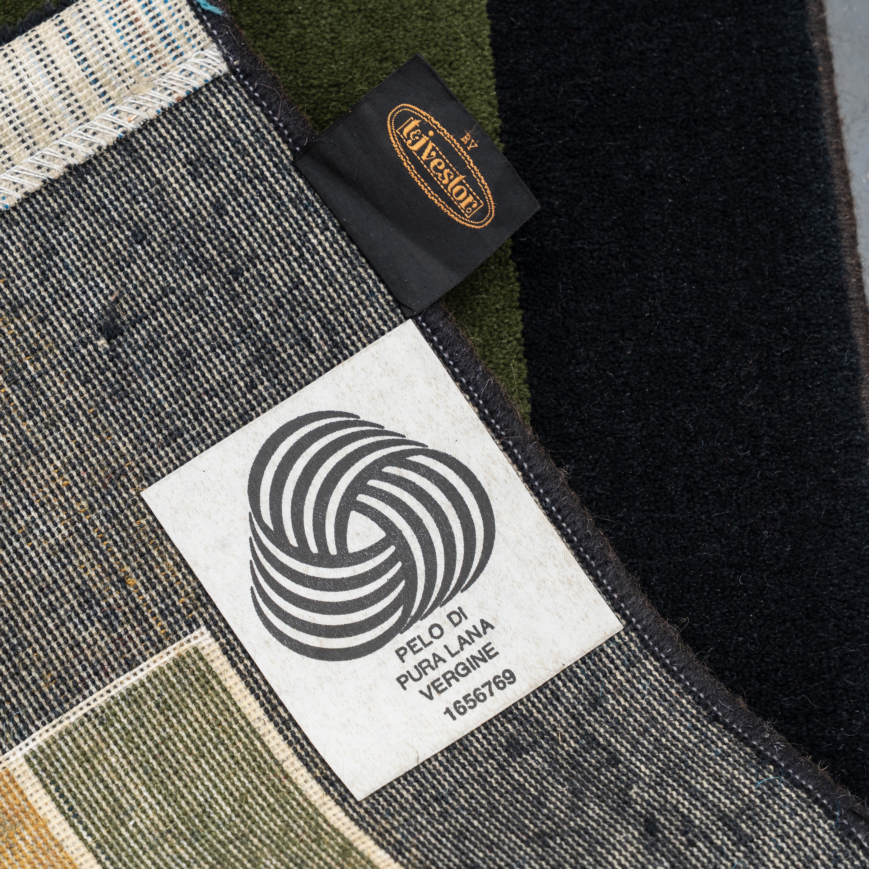 Missoni - Tappeto in lana con ordito in fibre artificiali (produzione anni ’80)
