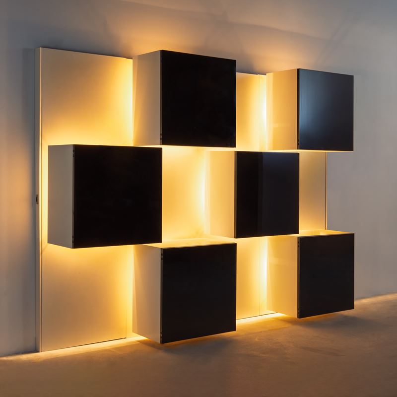 Roberto Monsani - Libreria retroilluminata “LIFE” in legno laccato con montanti in plexiglass