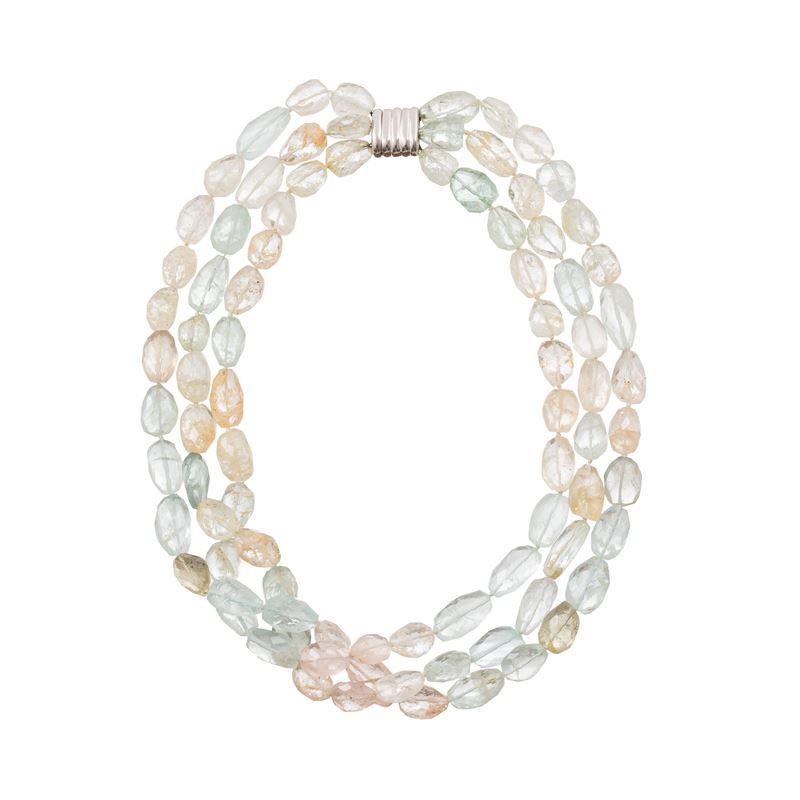 Collana in oro bianco 18 kt con acquamarina e chiusura in oro bianco