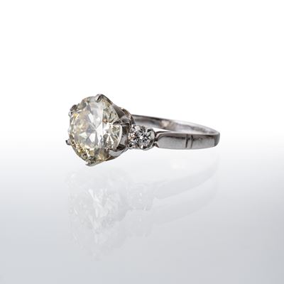 Anello in oro bianco 18 kt con diamante, certificato IGI 57618