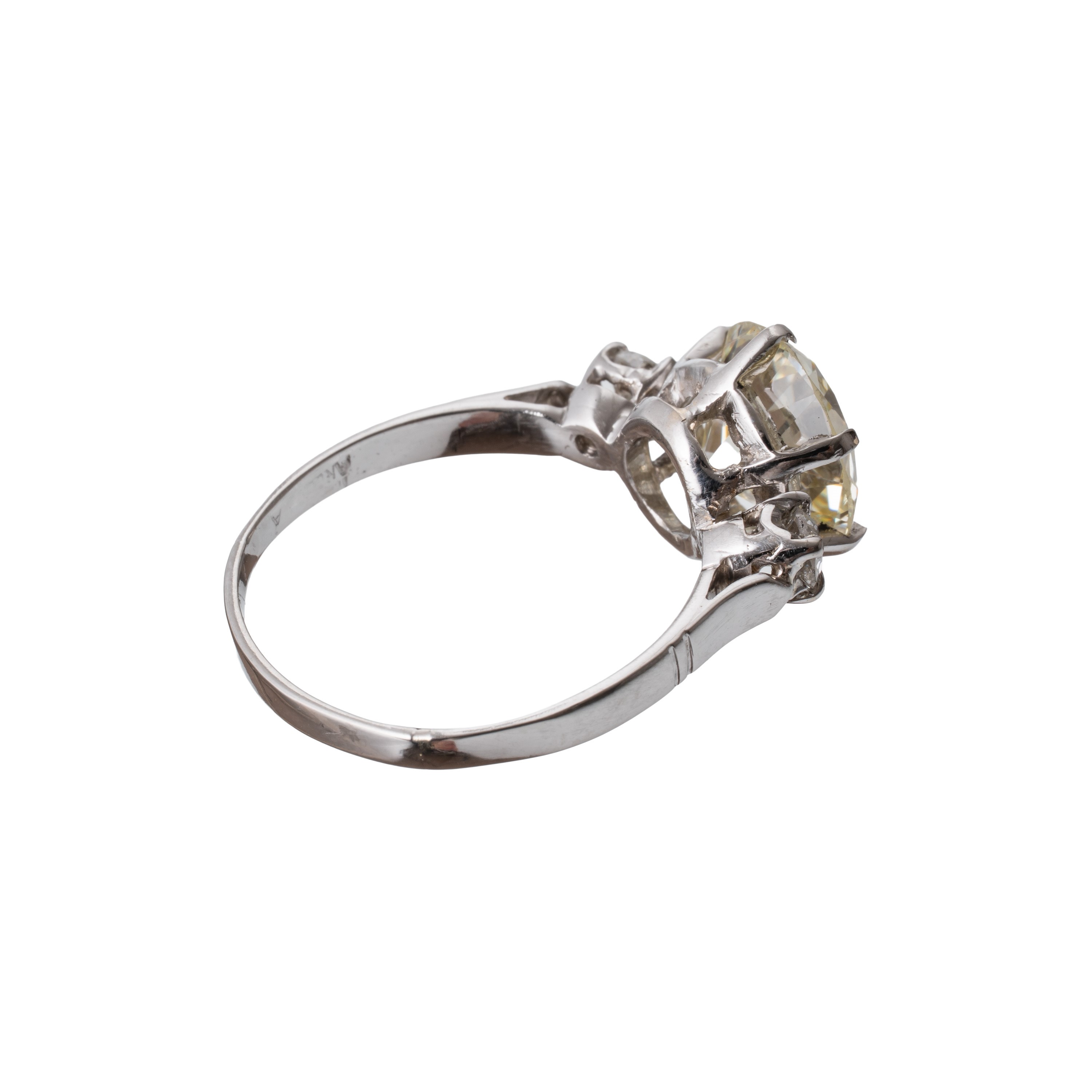 Anello in oro bianco 18 kt con diamante, certificato IGI 57618