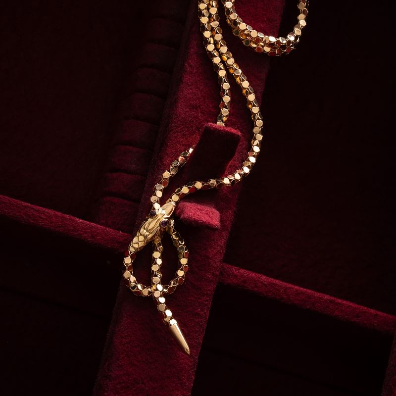 Girocollo in oro giallo 18 kt a forma di serpente