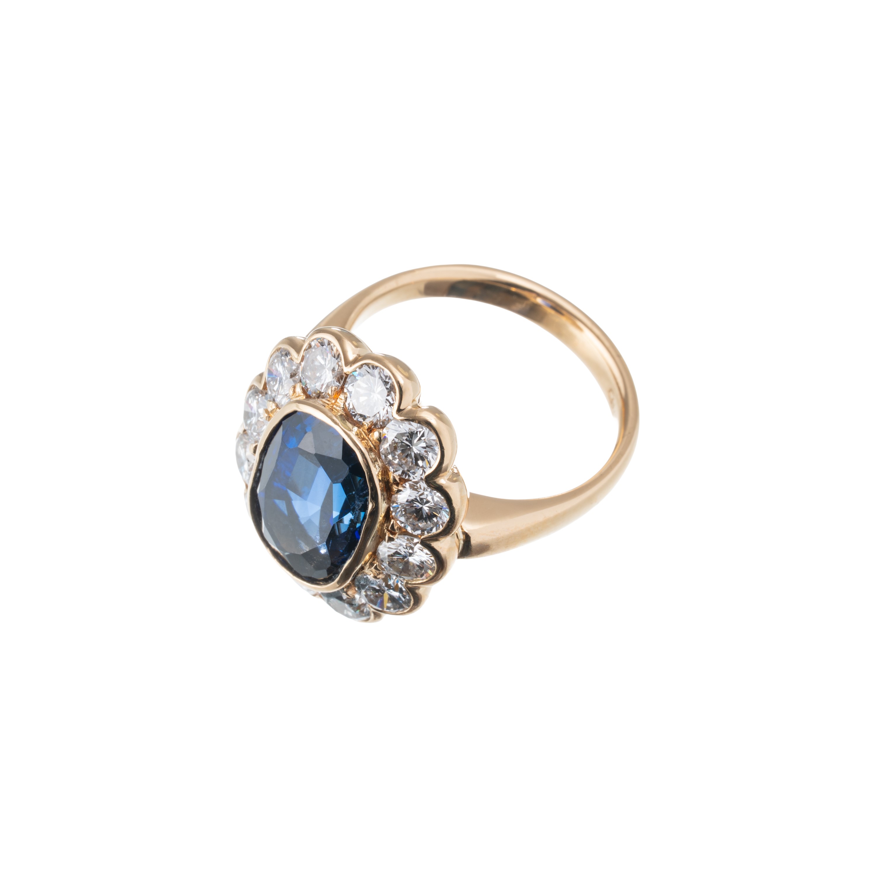 Anello, oro giallo 18 kt con zaffiro e diamanti
