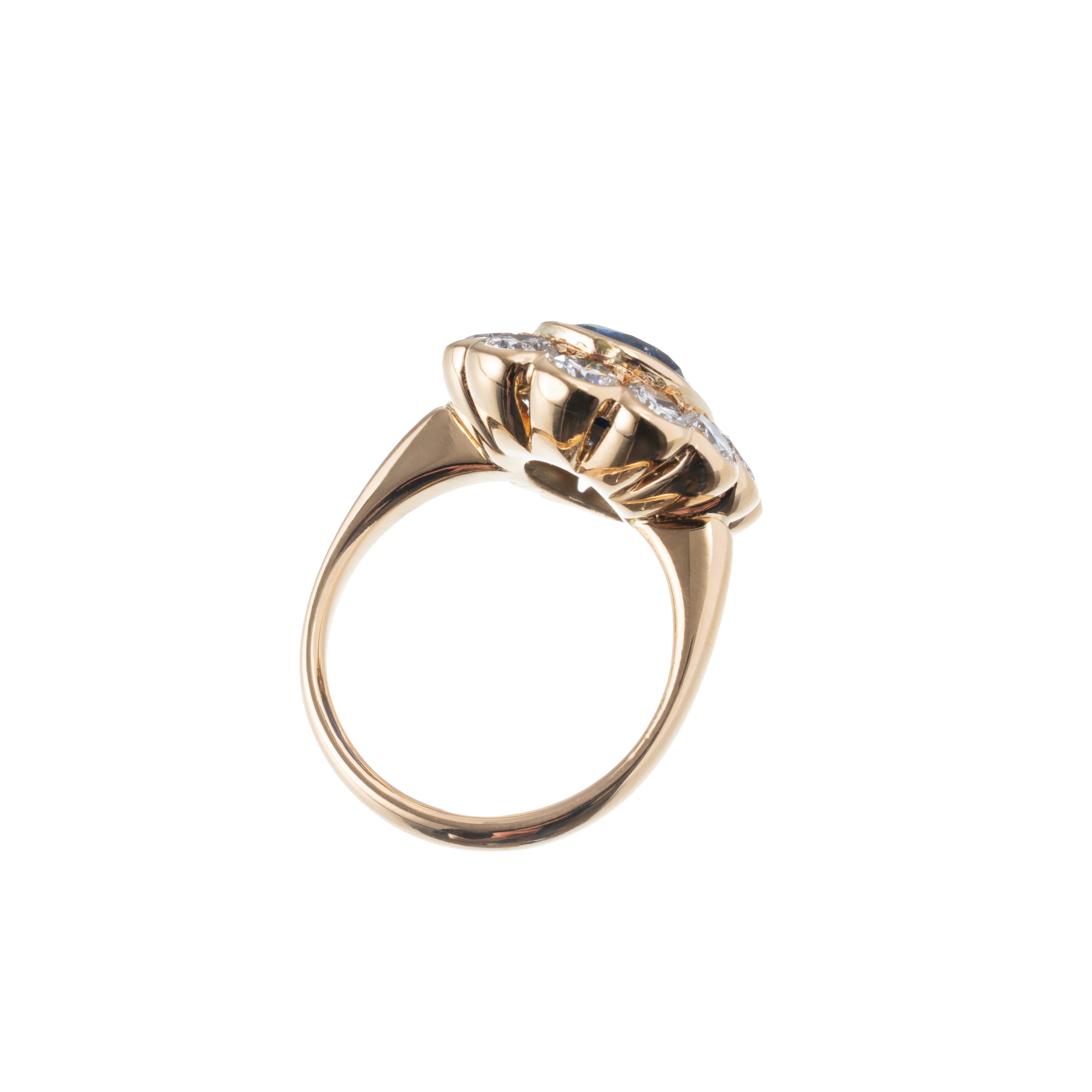 Anello, oro giallo 18 kt con zaffiro e diamanti