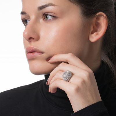 Oreficeria, Anello in oro bianco e giallo 18 kt con pavé di diamanti