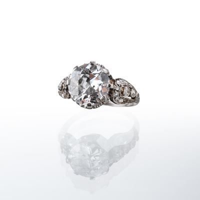 Anello in platino con diamante taglio Vecchia Europa