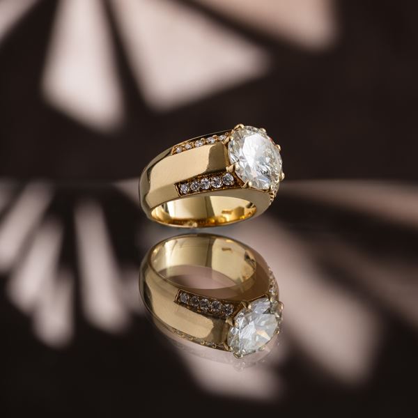 ANELLO IN ORO GIALLO 18 KT CON DIAMANTE