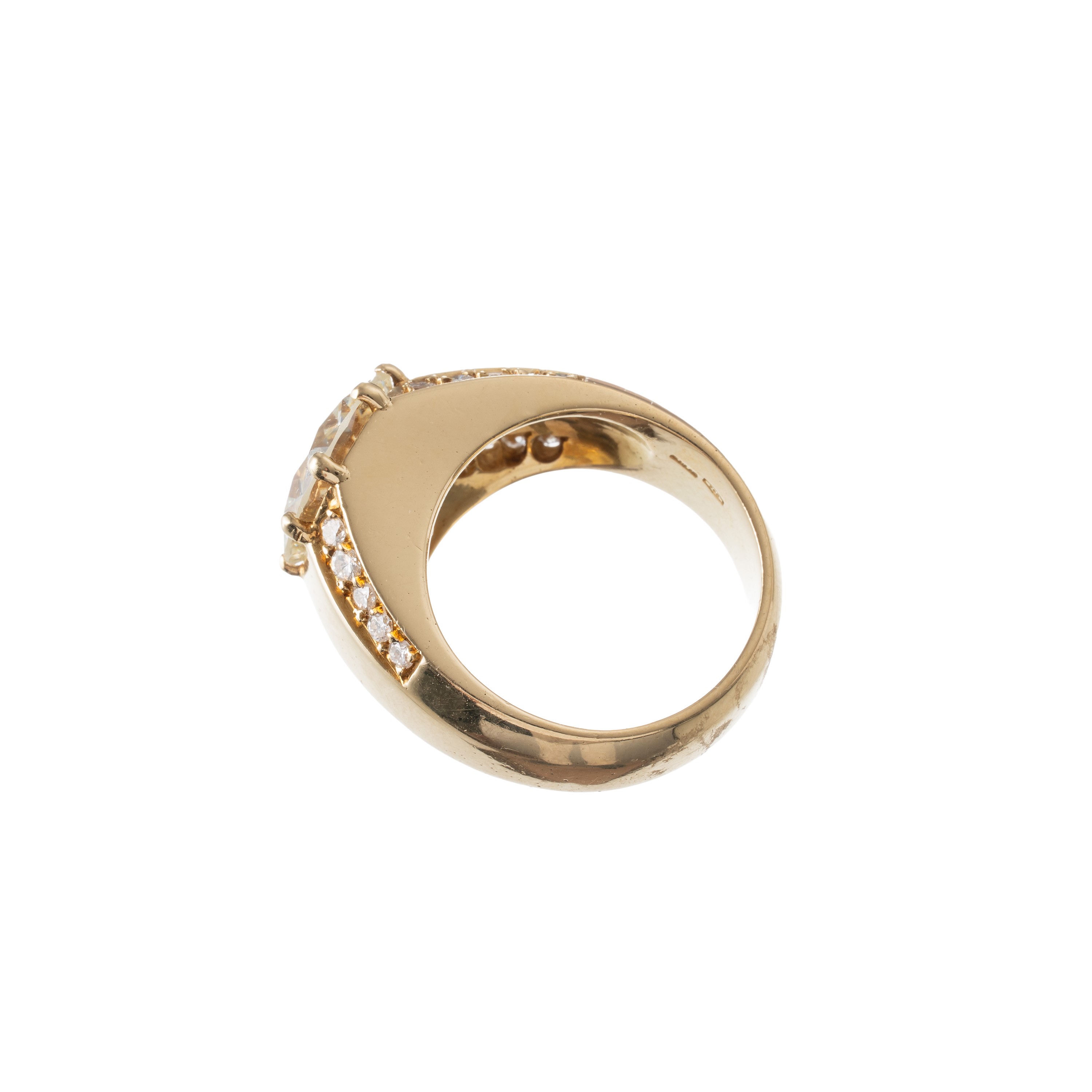 Anello in oro giallo 18 kt con diamante, ct 4,88