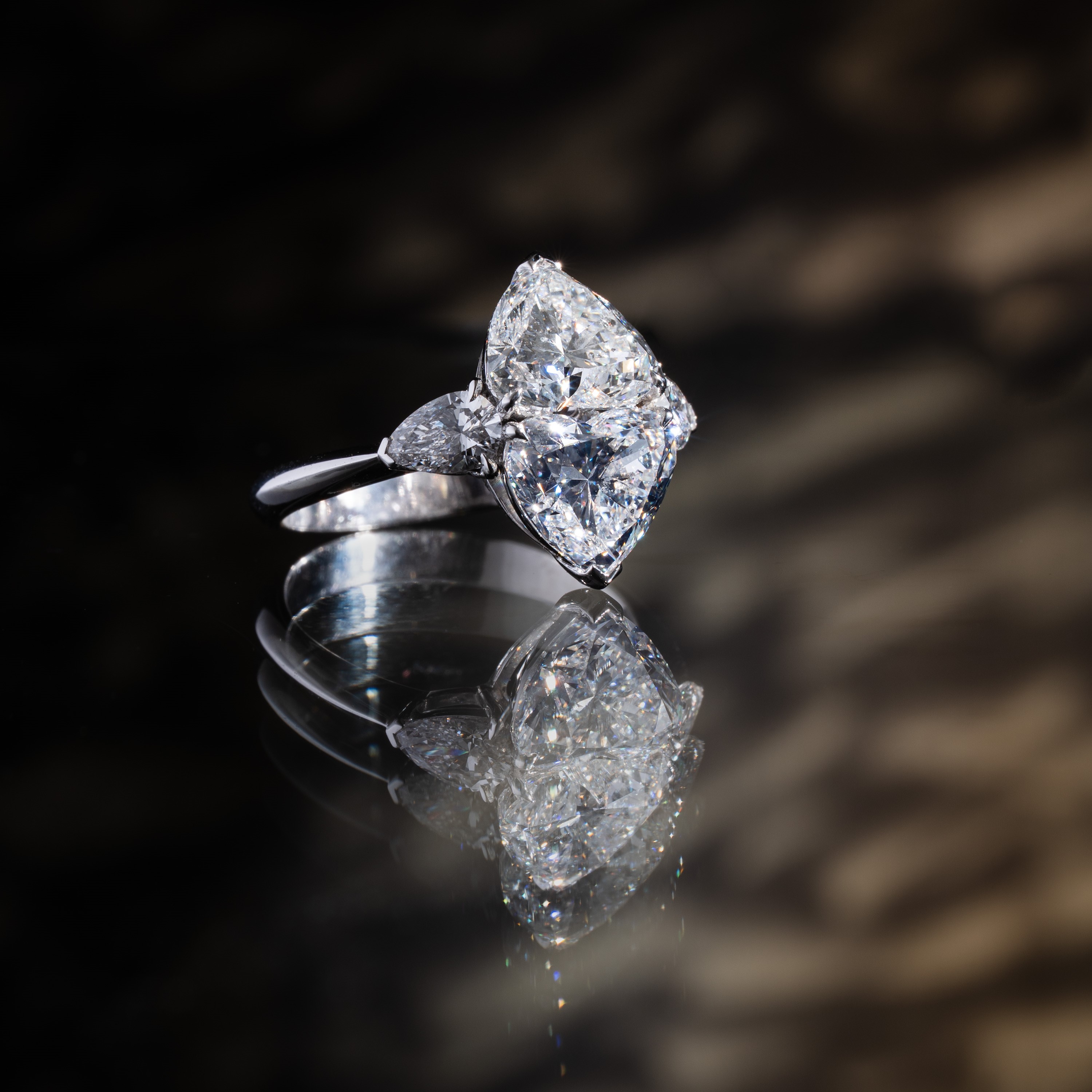 Anello con coppia di diamanti a forma di cuore