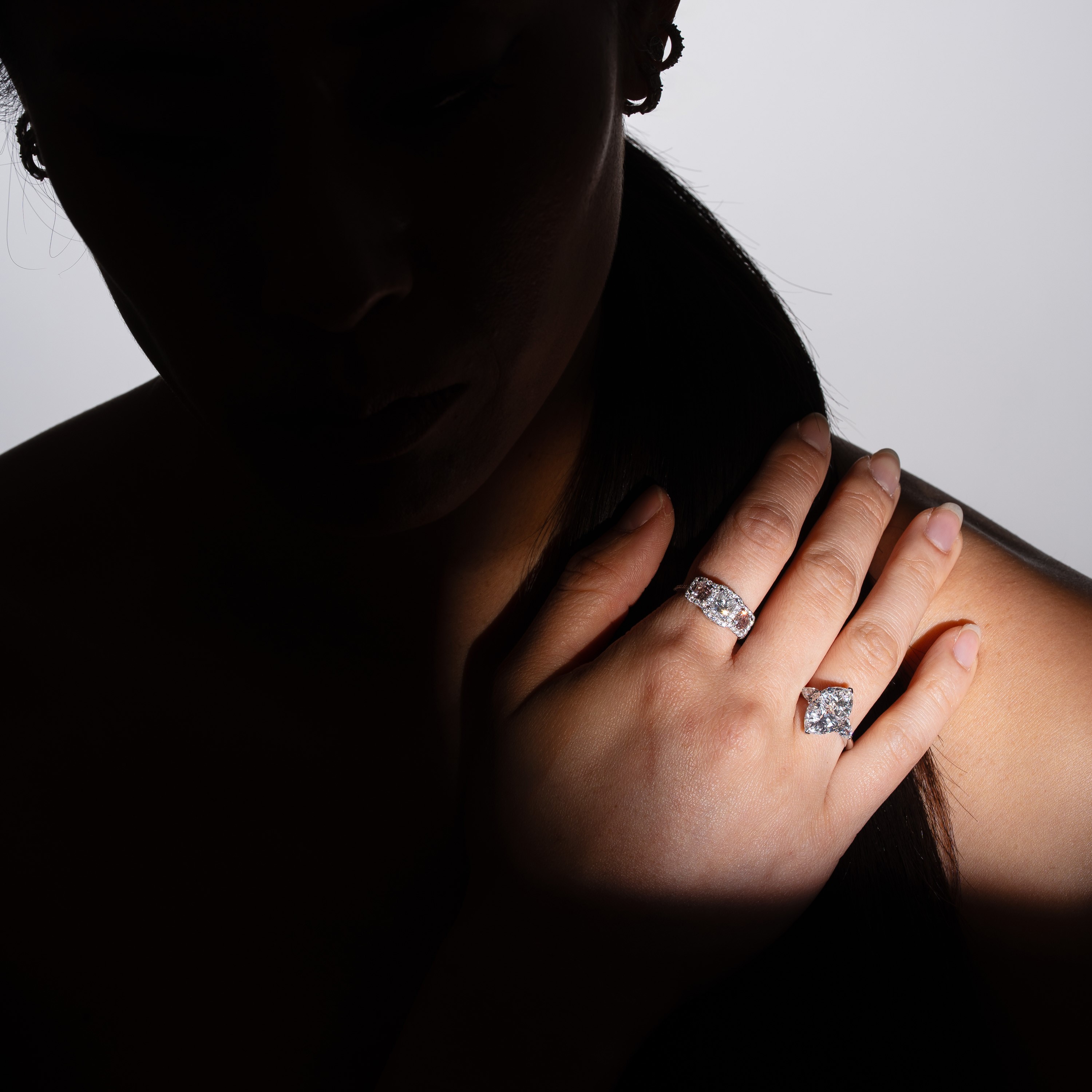 Anello con coppia di diamanti a forma di cuore