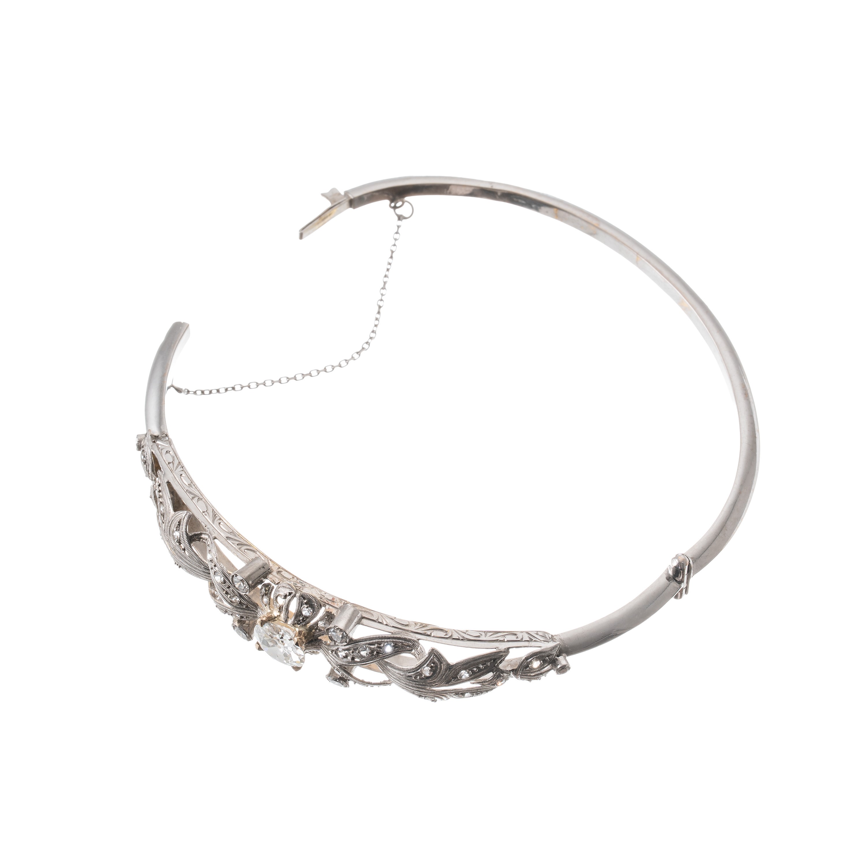 Bracciale in oro bianco 18 kt rodiato con diamante centrale e diamanti laterali