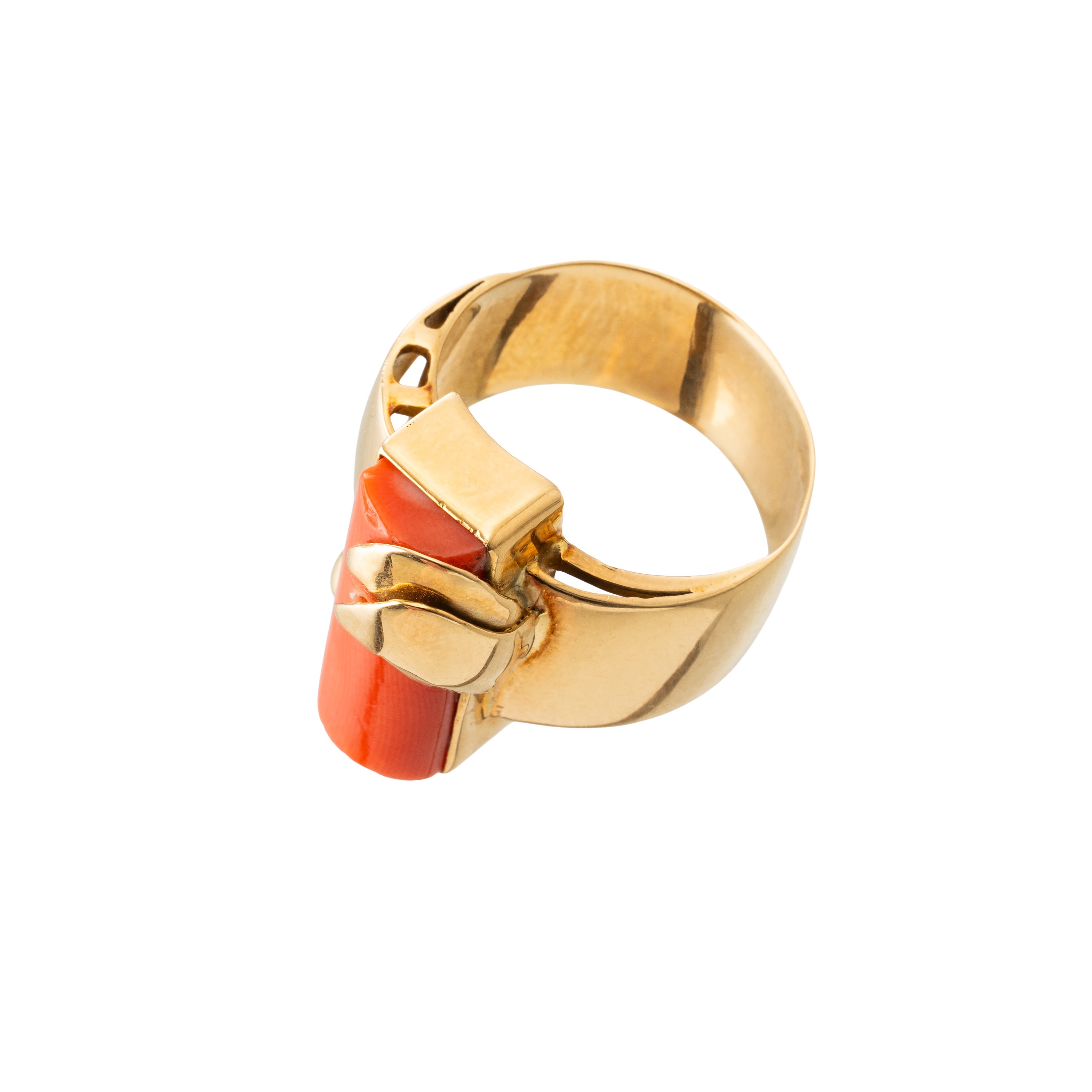 Parure in oro giallo 18 kt con coralli orientali, orecchini e anello