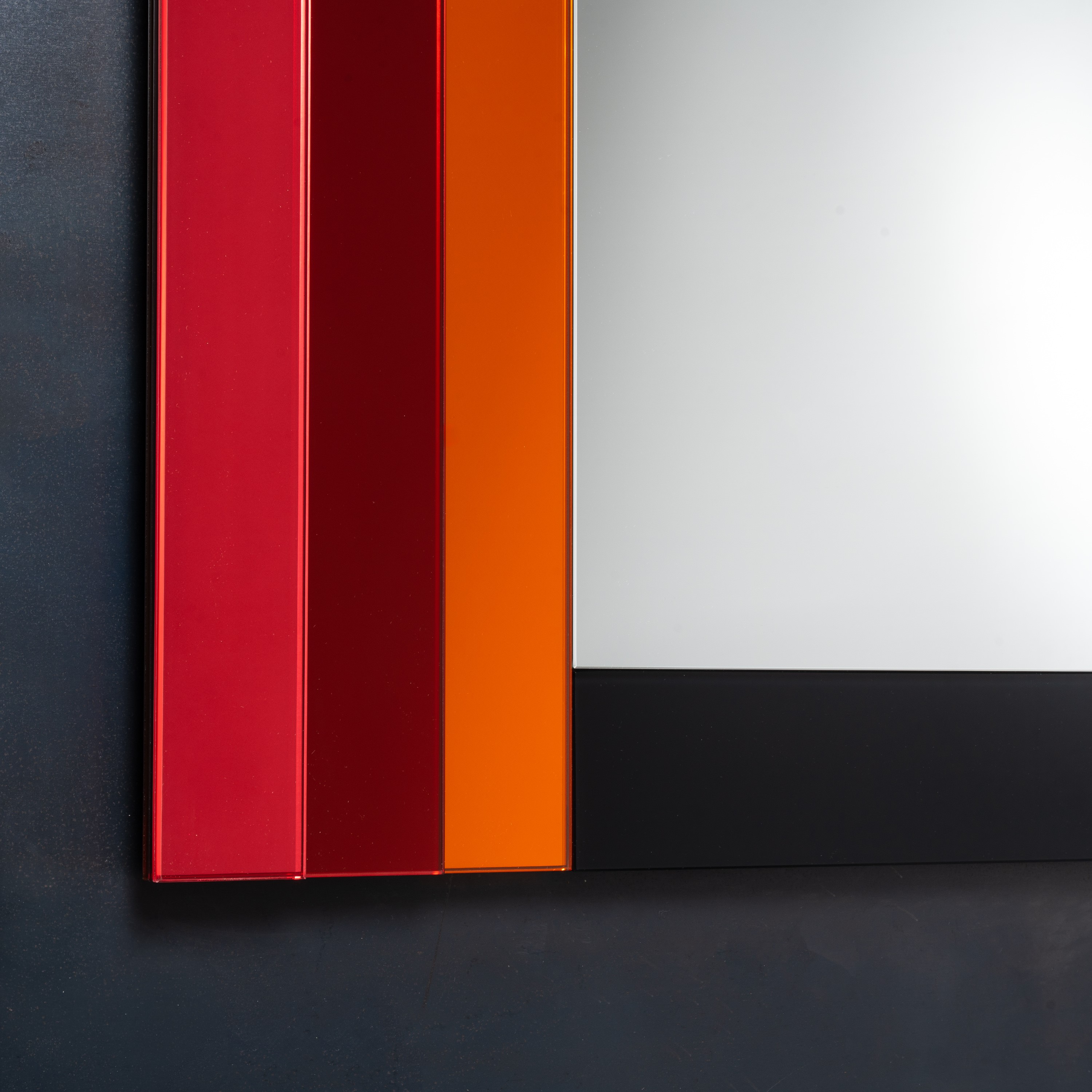 Ettore Sottsass Jr - Specchio della serie “Gli specchi di Dioniso” (n. 3)