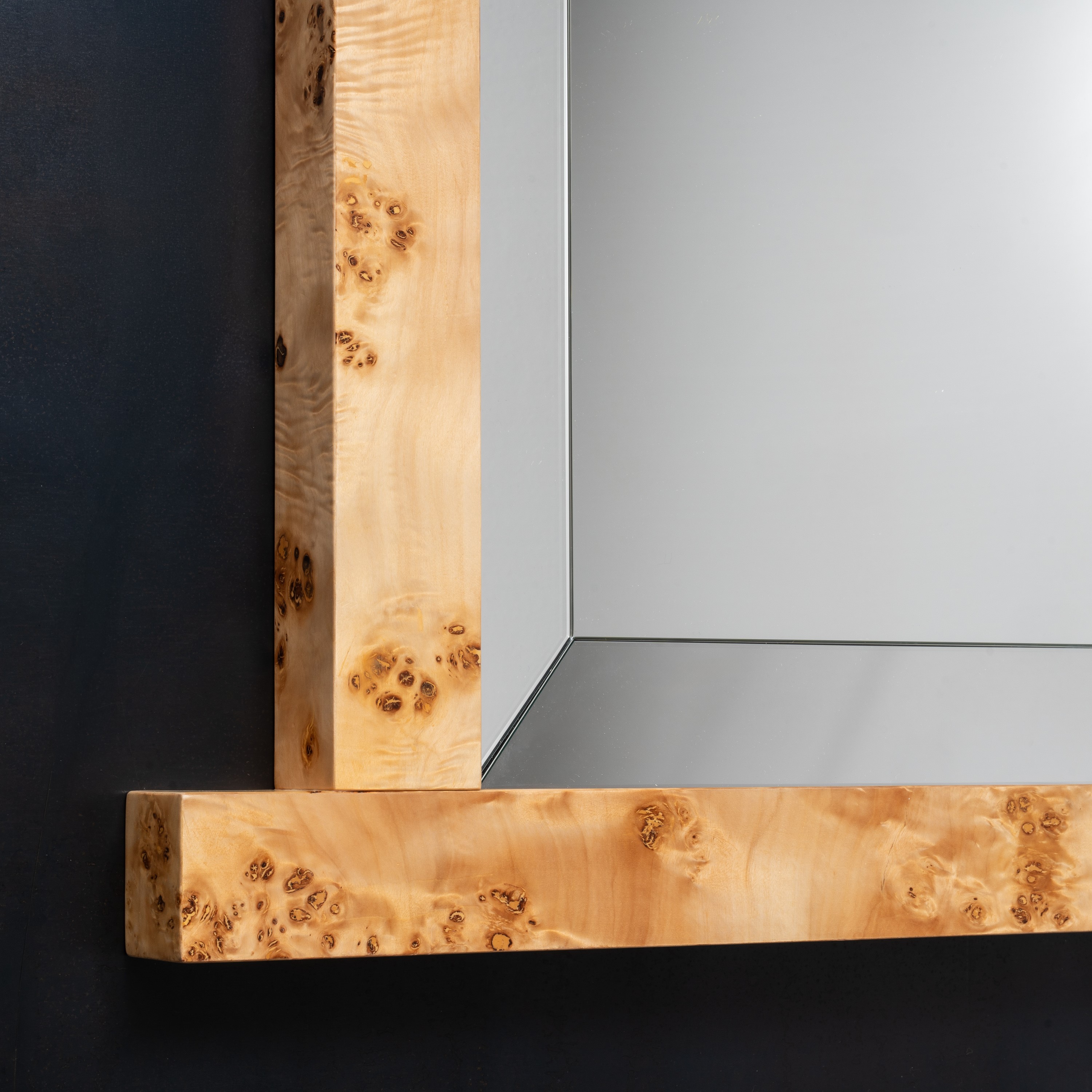 Ettore Sottsass Jr - Specchio “Mandala” con cornice in radica di pioppo