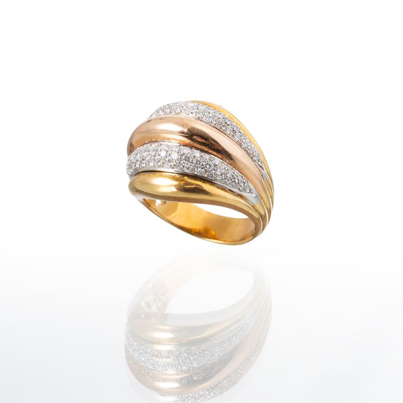 Damiani, Anello “Spicchio di Luna” in oro 18 kt con pavé di diamanti