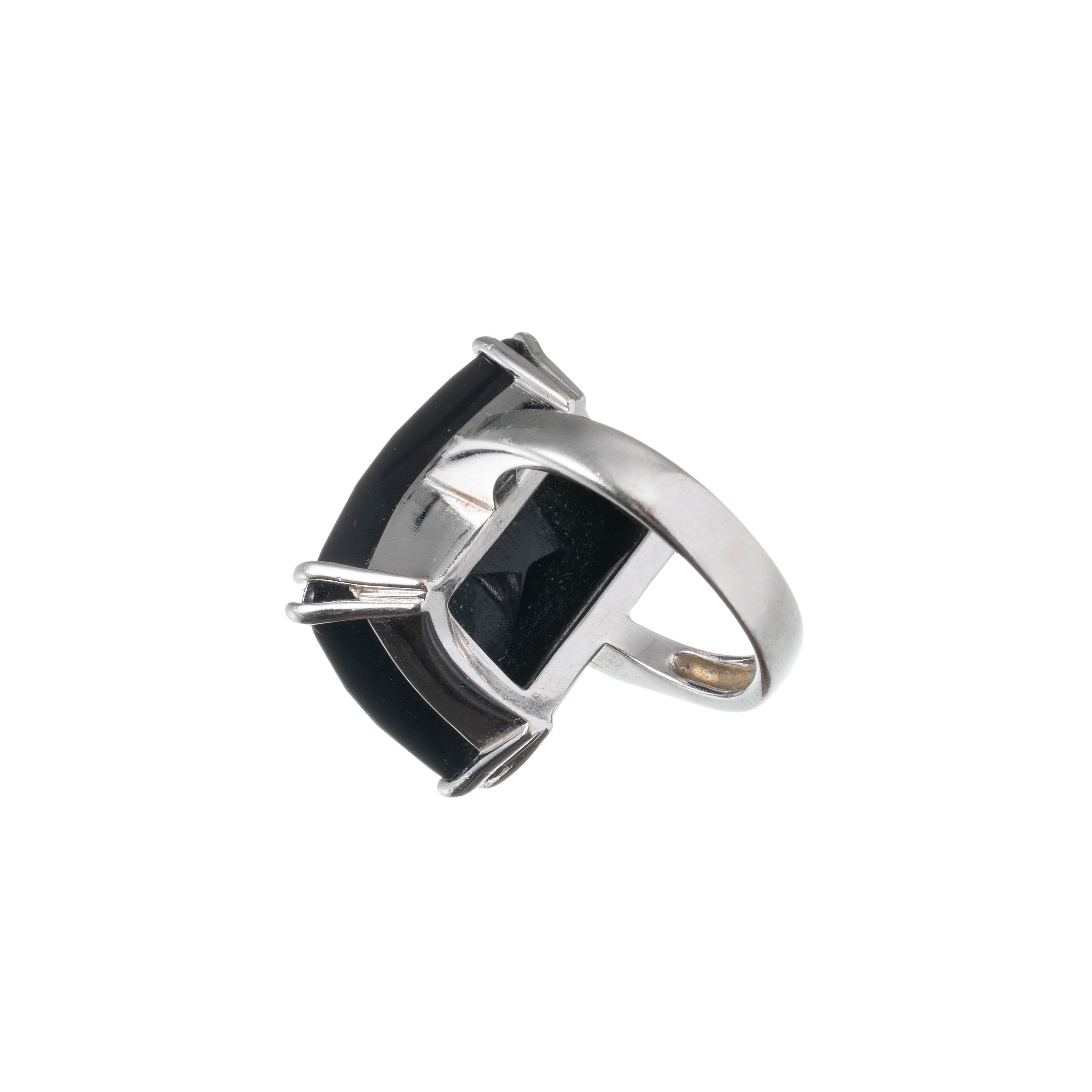 Anello in platino con onice rettangolare