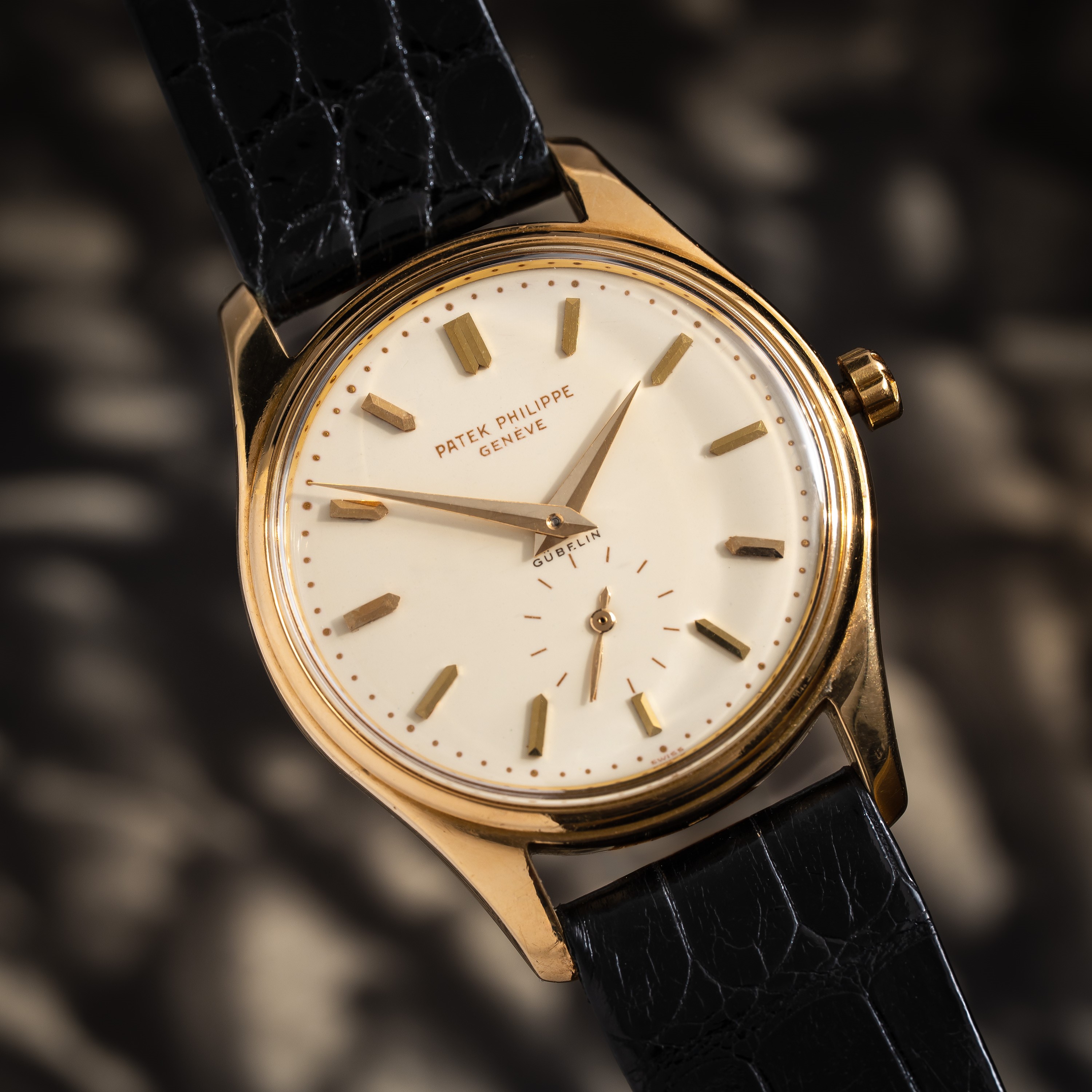 Patek Philippe - Calatrava 2526, orologio solo tempo automatico in oro giallo 18 kt (1958)