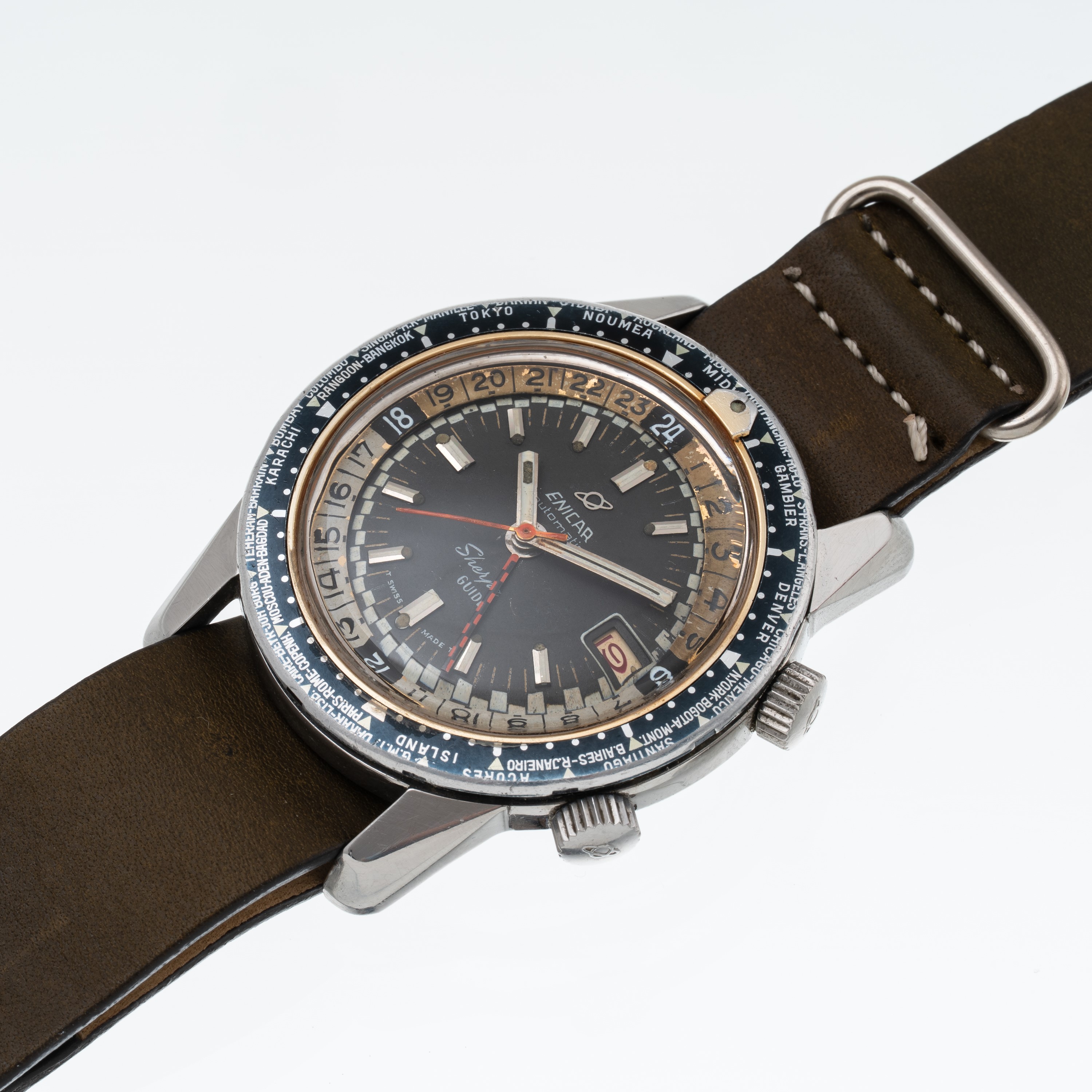 Enicar - Sherpa 600 Guide GMT — orologio automatico in acciaio con quadrante nero