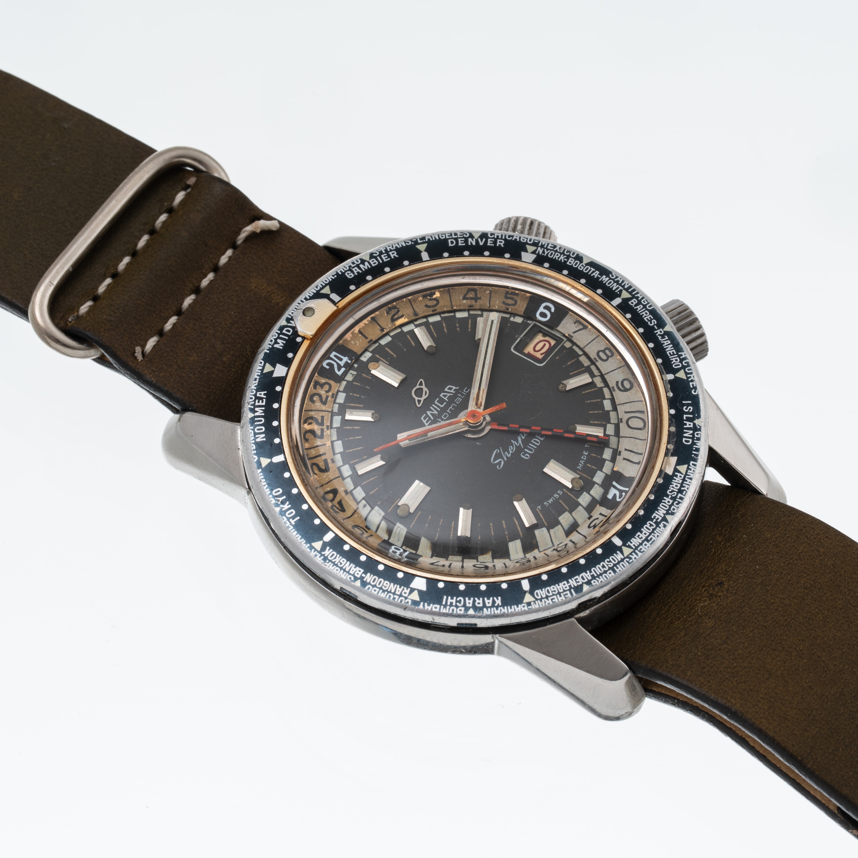 Enicar - Sherpa 600 Guide GMT — orologio automatico in acciaio con quadrante nero