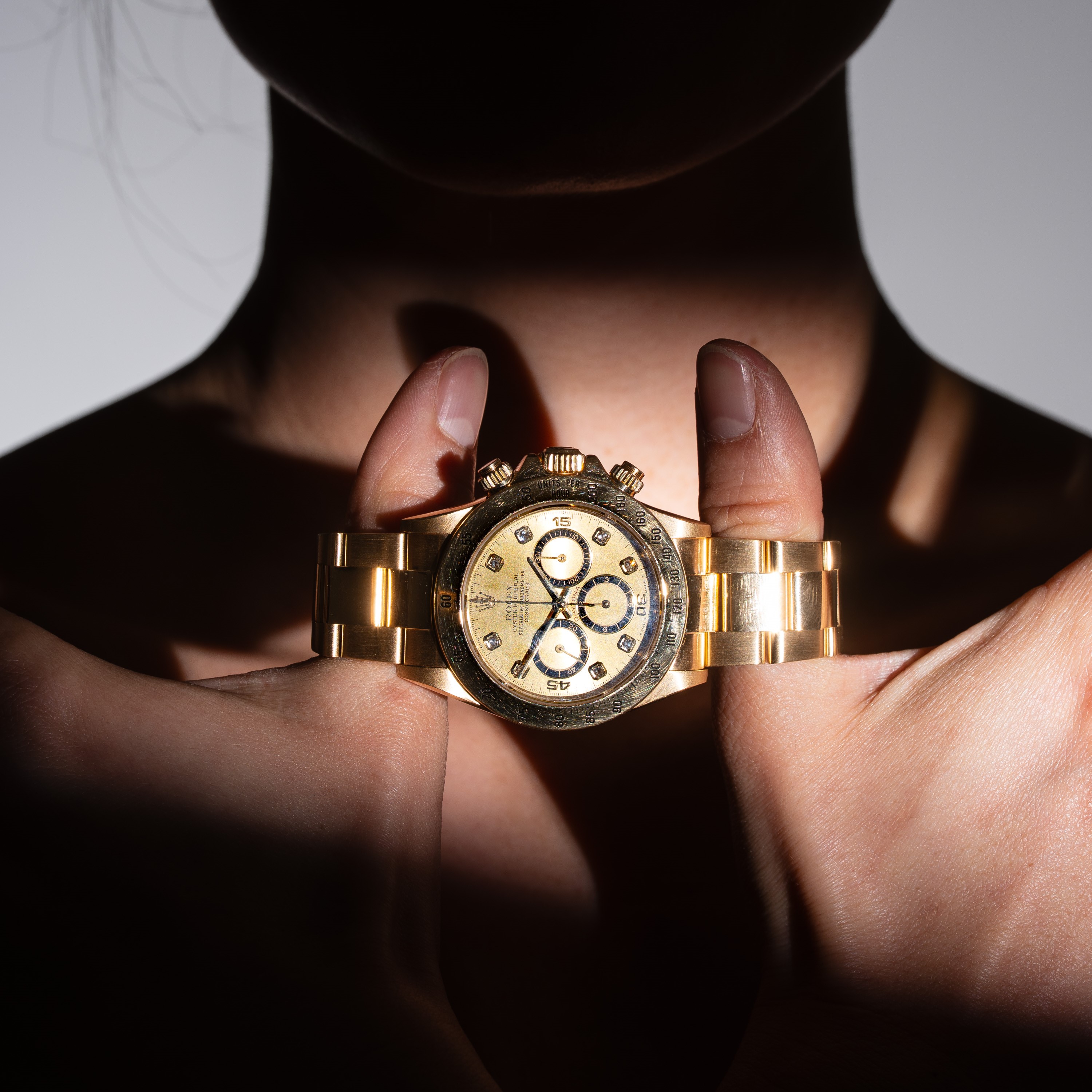 Rolex - Daytona 16528, cronografo automatico in oro giallo 18 kt con quadrante champagne a quattr...