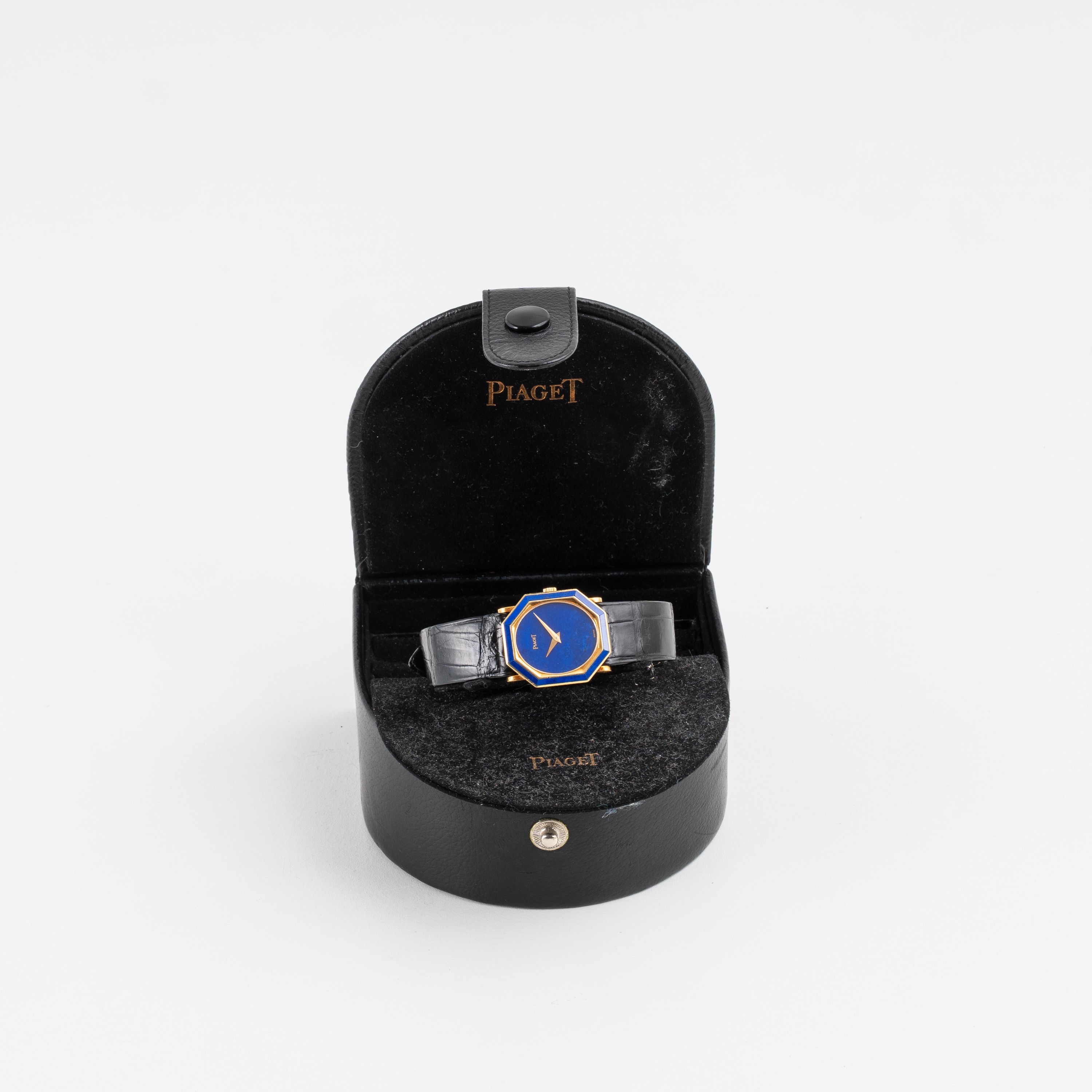 Piaget - Orologio solo tempo a carica manuale in oro giallo 18 kt con quadrante e ghiera in lapis...