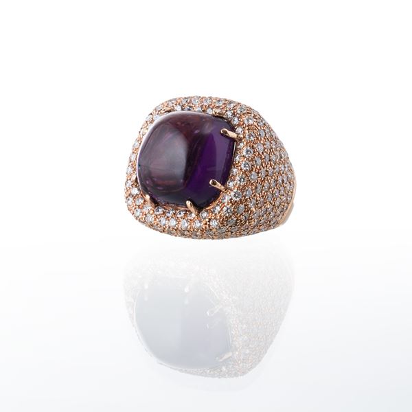 ANELLO IN ORO GIALLO 18 KT CON AMETISTA CABOCHON E BRILLANTI
