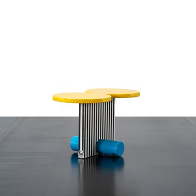 Tavolino “Polar” in laminato decorato (produzione Memphis, Italia, disegno 1984)