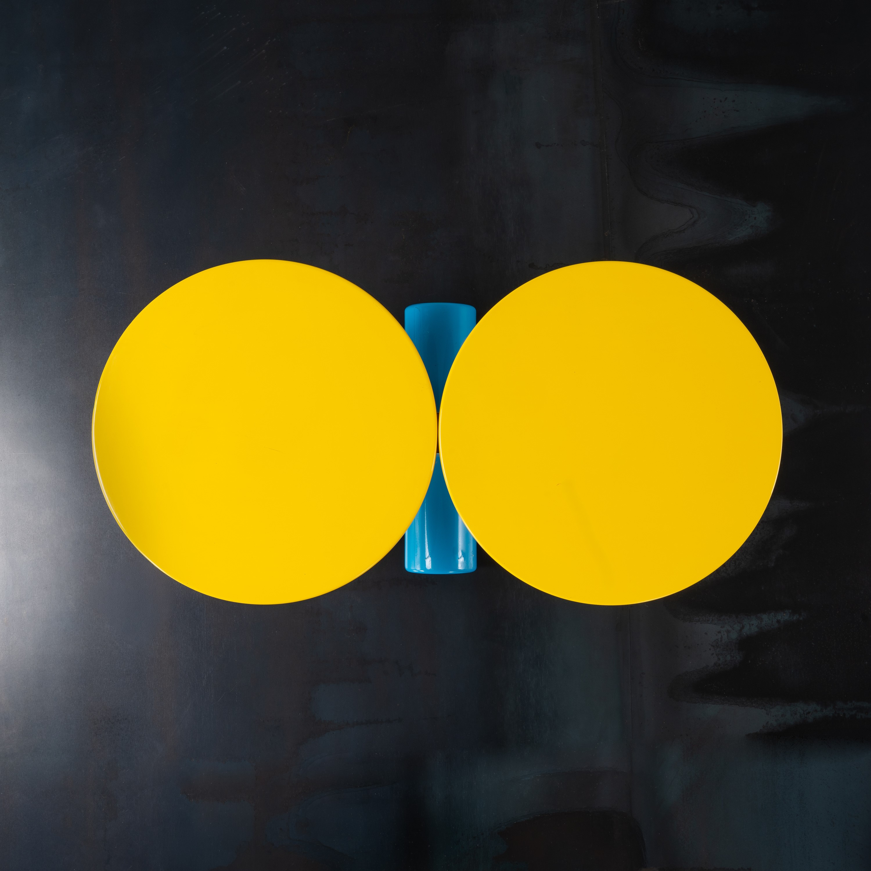 Michele De Lucchi - Tavolino “Polar” in laminato decorato (produzione Memphis, Italia, disegno 19...