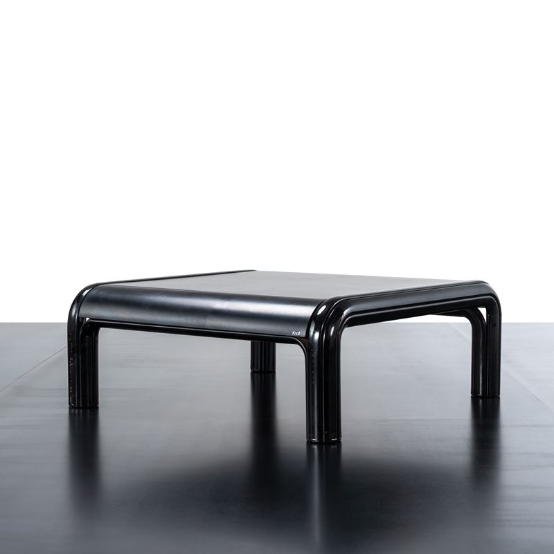 Gae Aulenti - Tavolino in metallo laccato (produzione Knoll International, USA, 1977)