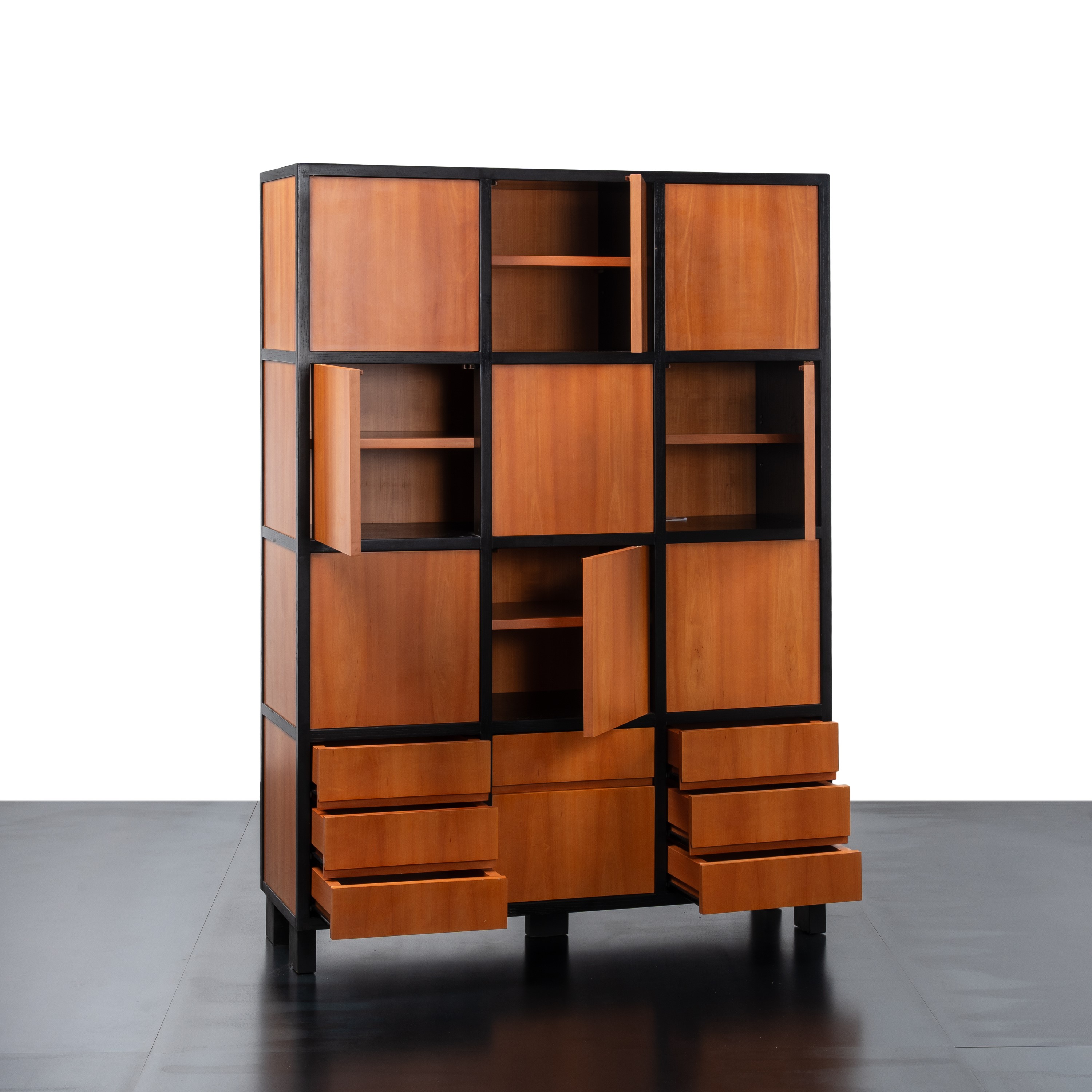 Sawaya & Moroni - Vic Cabinet