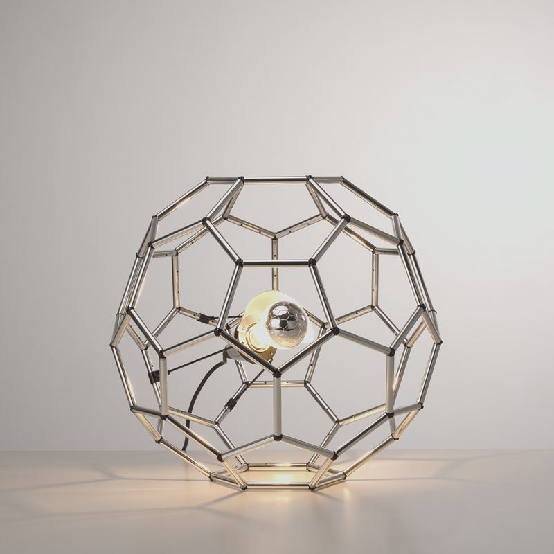 Valenti Milano - Lampada da tavolo in plastica cromata