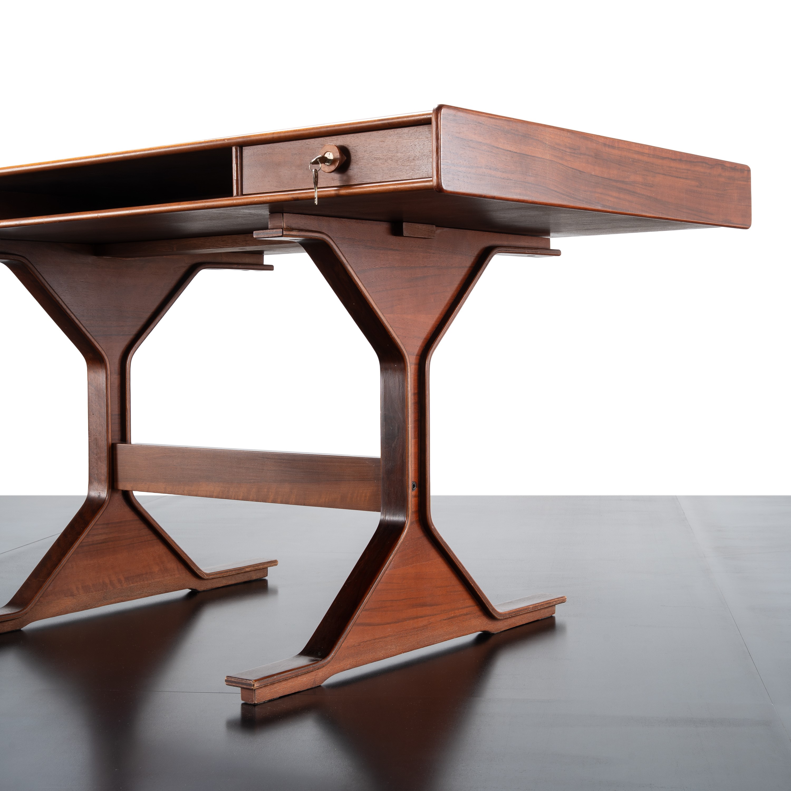 Gianfranco Frattini - Console in legno laccato