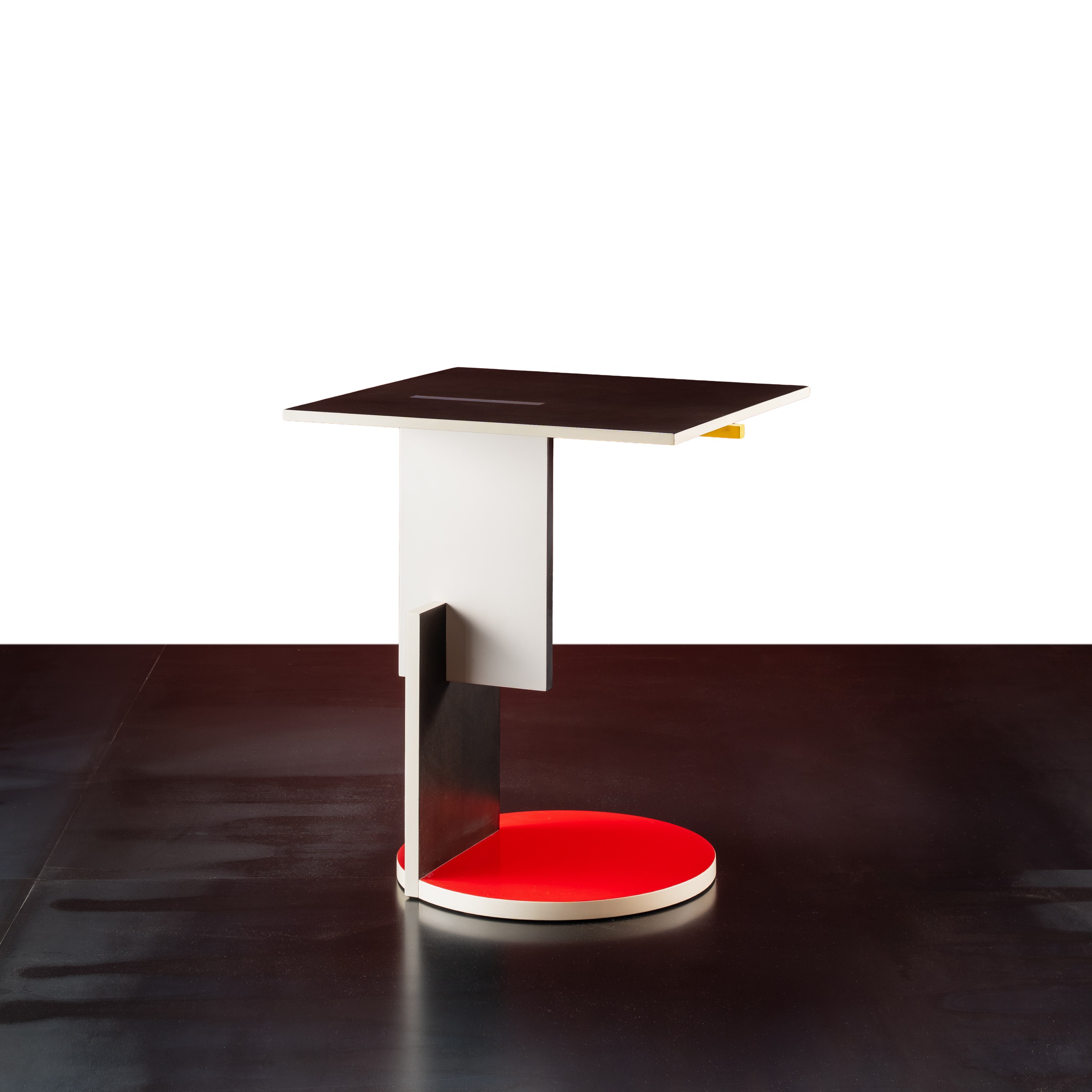 Gerrit Thomas Rietveld - Tavolino “Rietveld” in legno laccato (produzione Cassina), anni ’80