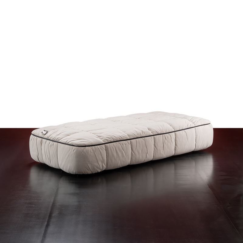 Cini Boeri - Letto “Strip” in poliuretano e rivestimento in cotone (produzione Arflex, anni ’80)