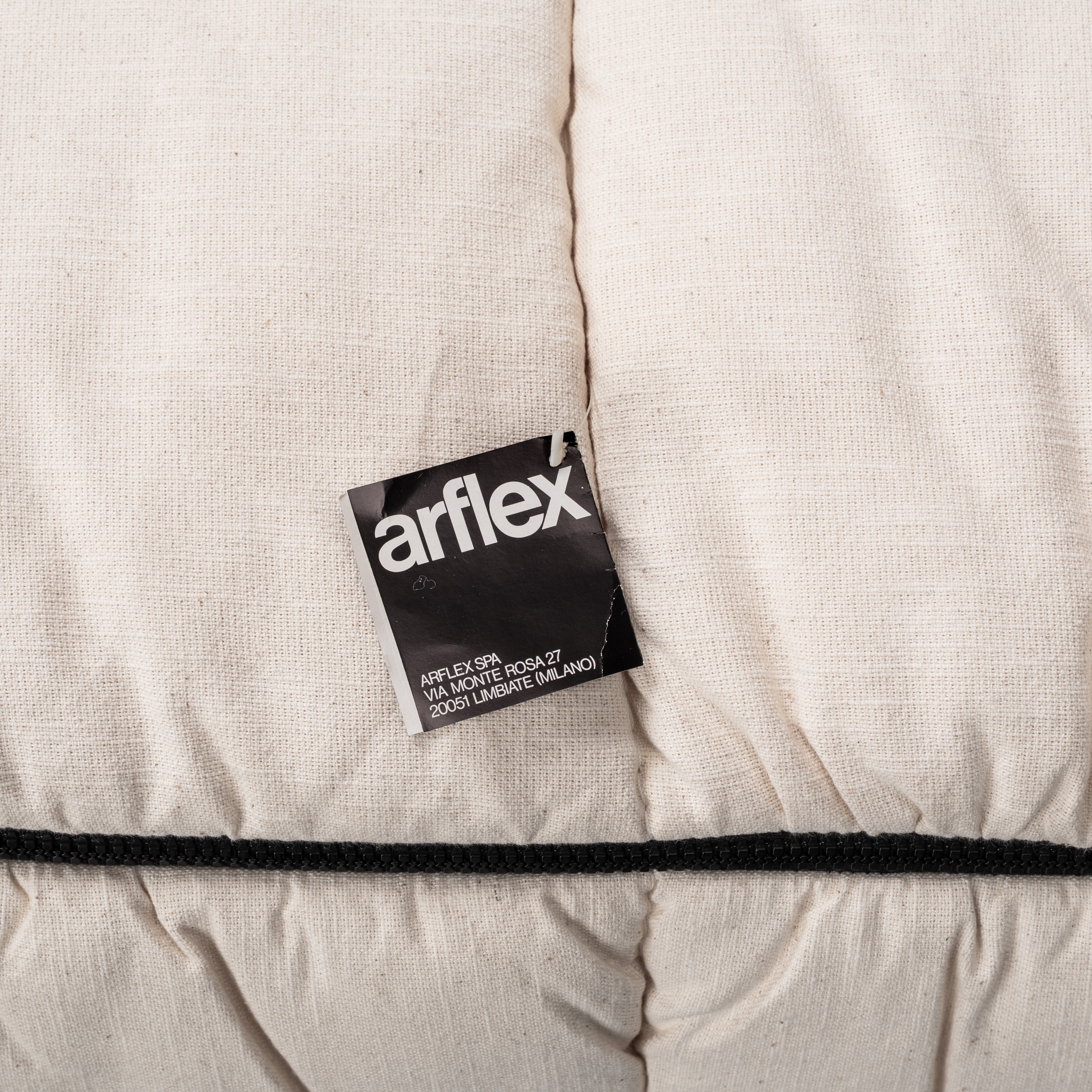 Cini Boeri - Letto “Strip” in poliuretano e rivestimento in cotone (produzione Arflex, anni ’80)