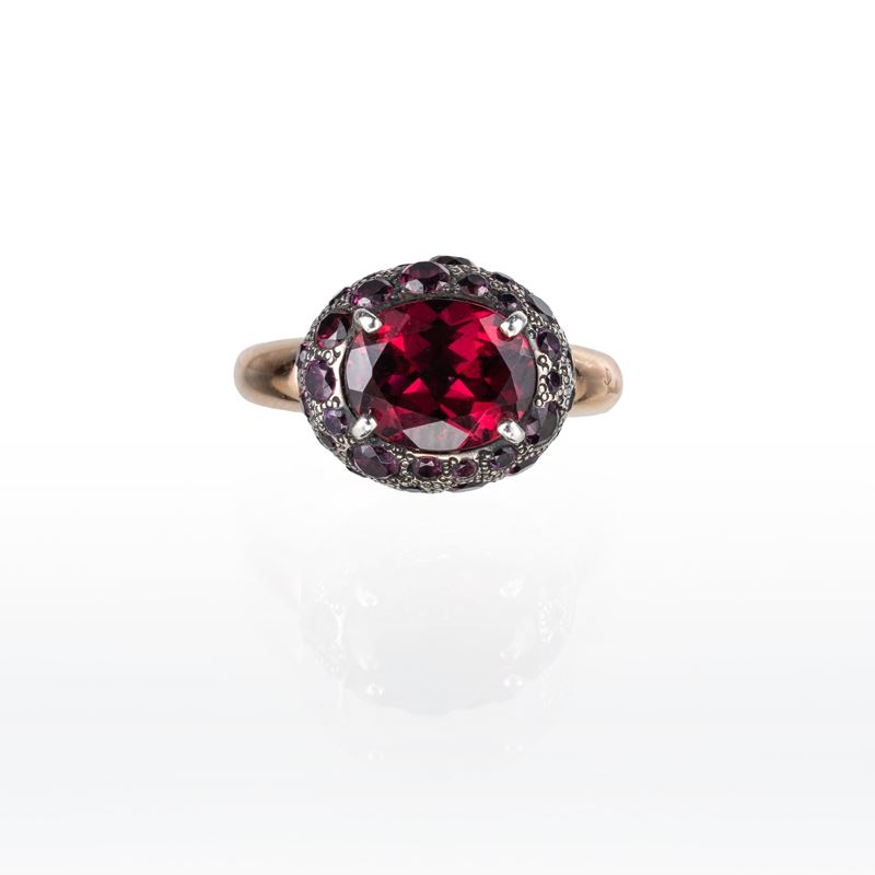 Pomellato - Anello Tabù in oro rosa 18 kt con granati rodolite