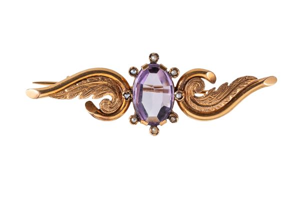 SPILLA A FIOCCO IN ORO 18 KT CON AMETISTA E PICCOLE PERLE NATURALI