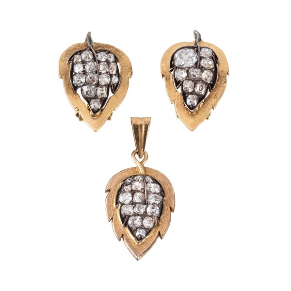 PAROURE IN ORO GIALLO 18 KT E DIAMANTI TAGLIO ANTICO A FORMA DI FOGLIE