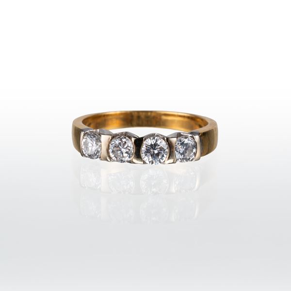 ANELLO IN ORO GIALLO 18 KT CON DIAMANTI